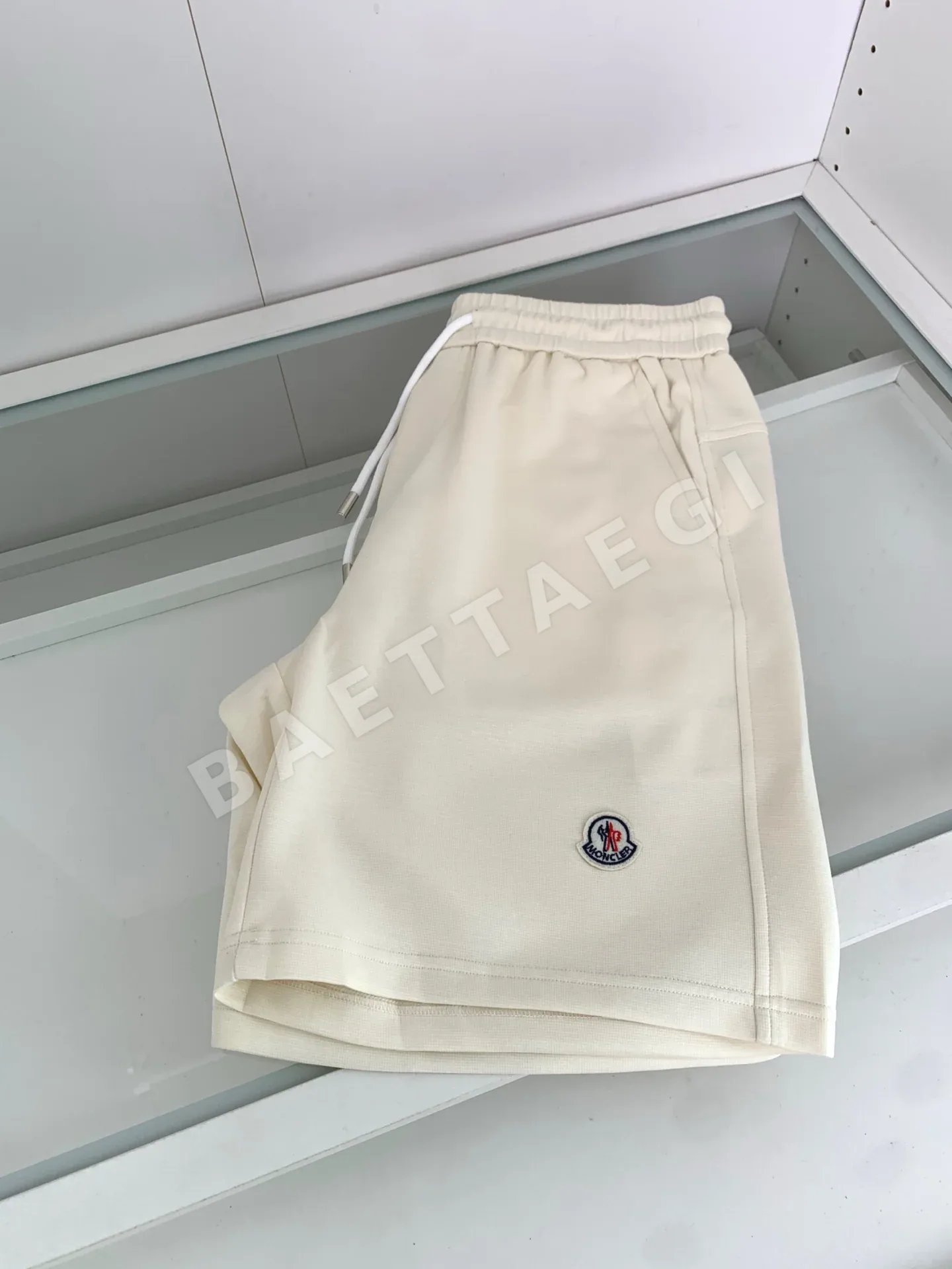 몽클레르 네이비 베이지 캐주얼 남성 반바지 상세 이미지 9