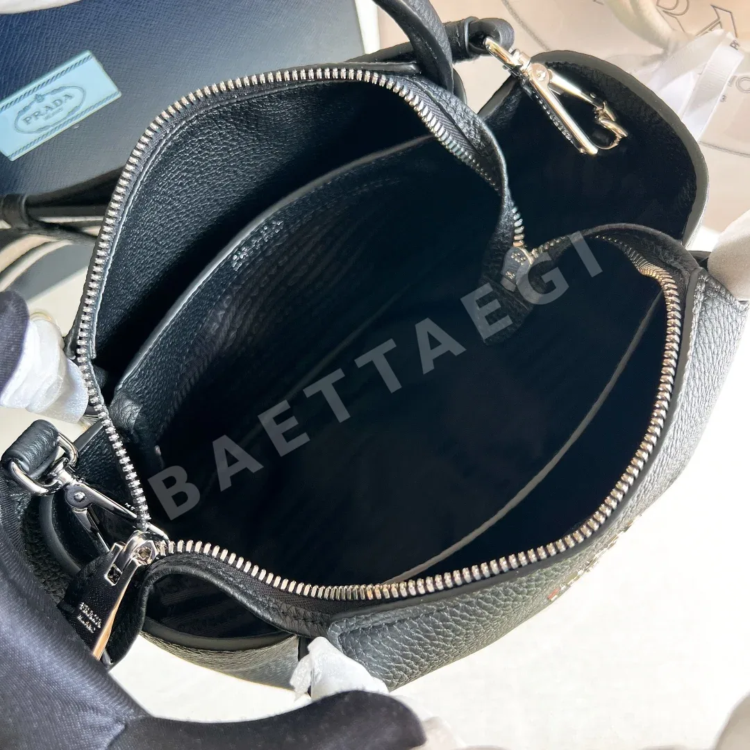 프라다 리치 패턴 카프스킨 토트백 1BC145 상세 이미지 8