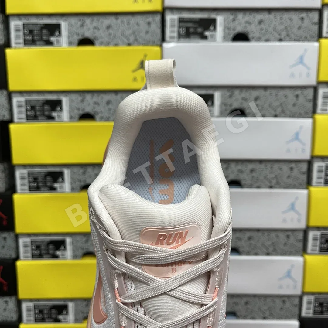 나이키 줌 보메로 18 HM6804-601 201105 Nike Zoom Vomero 18 상세 이미지 3