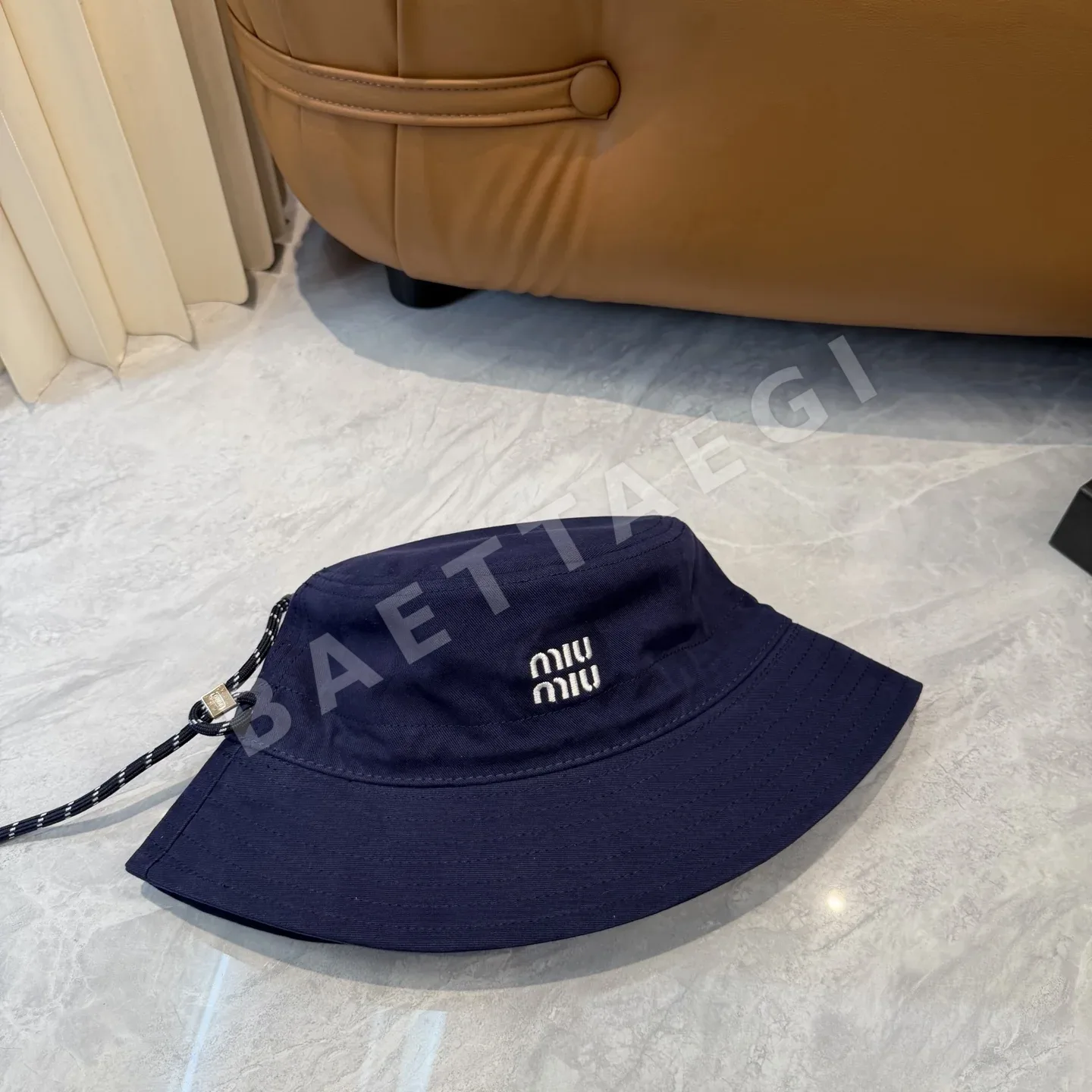 미우미우 자수 버킷 햇 모자 상세 이미지 7