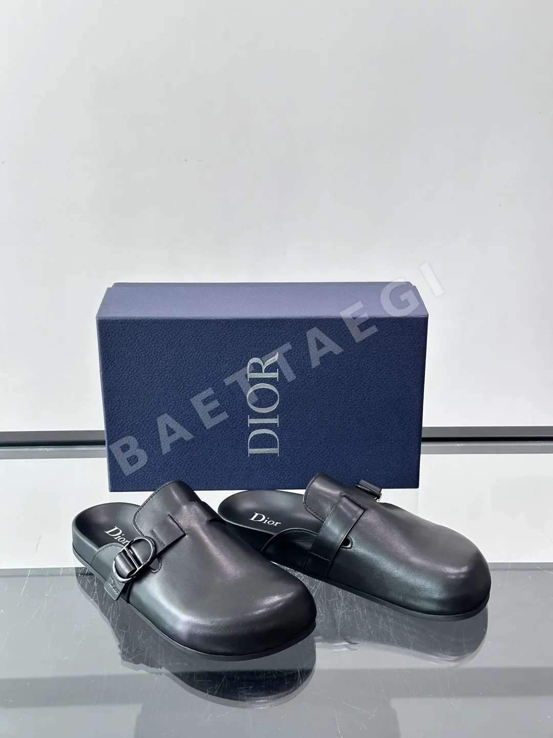 디올 디웨이 뮬 라이트브라운 스웨이드 CD 버클 상세 이미지 5