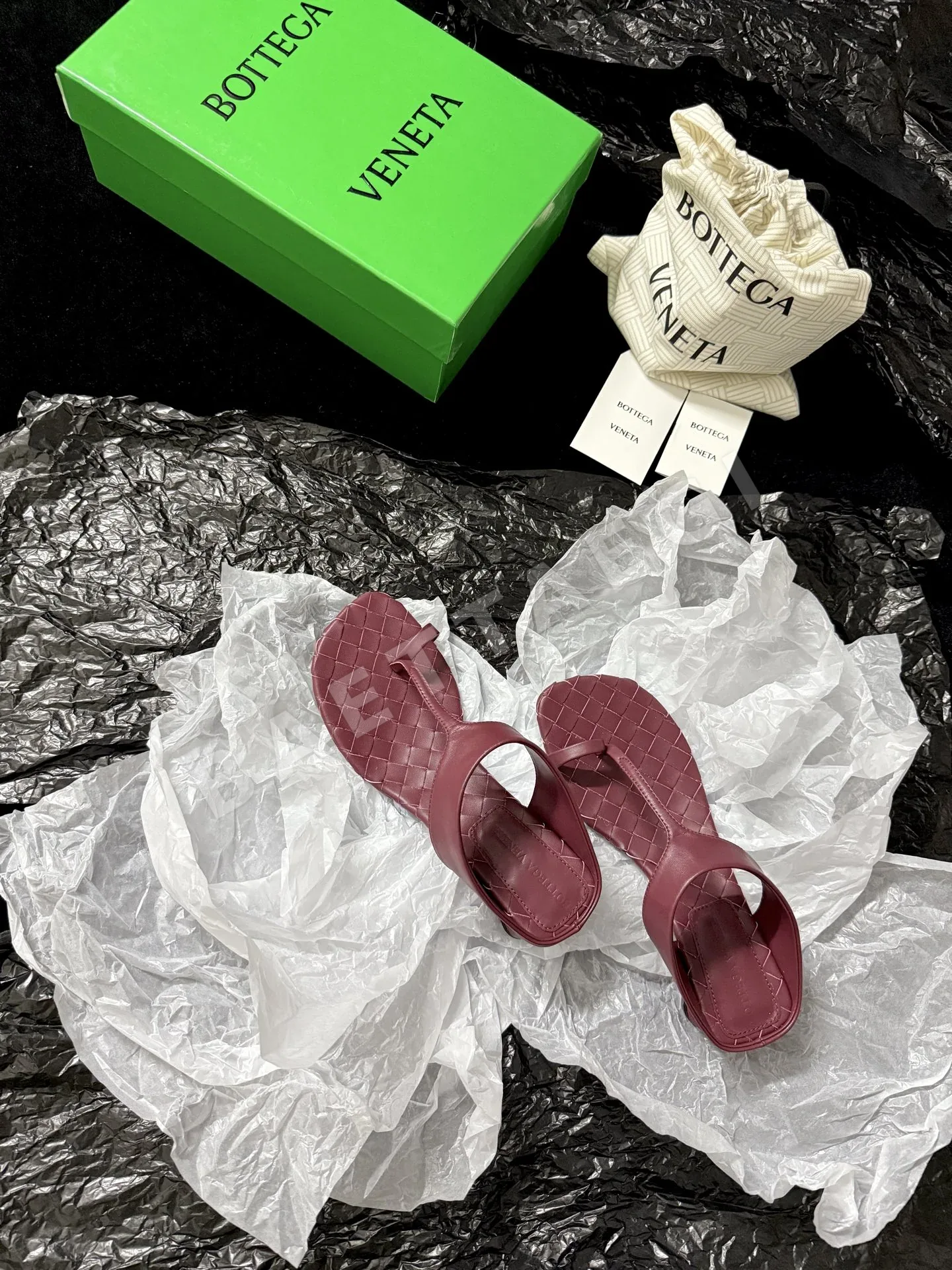 보테가베네타 BV 위빙 비치 샌들 상세 이미지 2