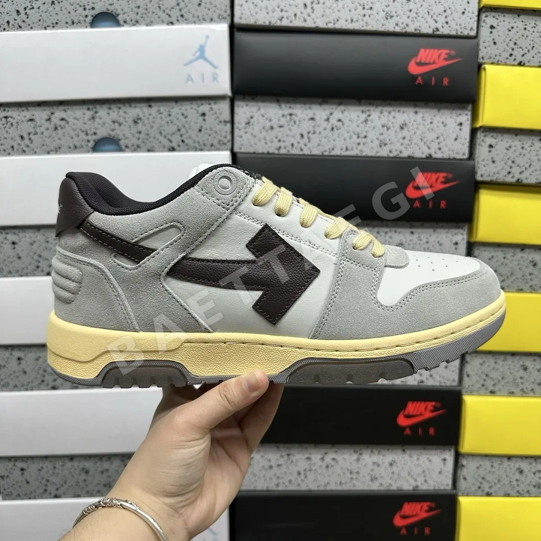 오프화이트 [KZ] 아웃 오브 오피스 OOO 로우 탑스 그레이 브라운 202494 Off White Out Of Office OOO Low 상세 이미지 9