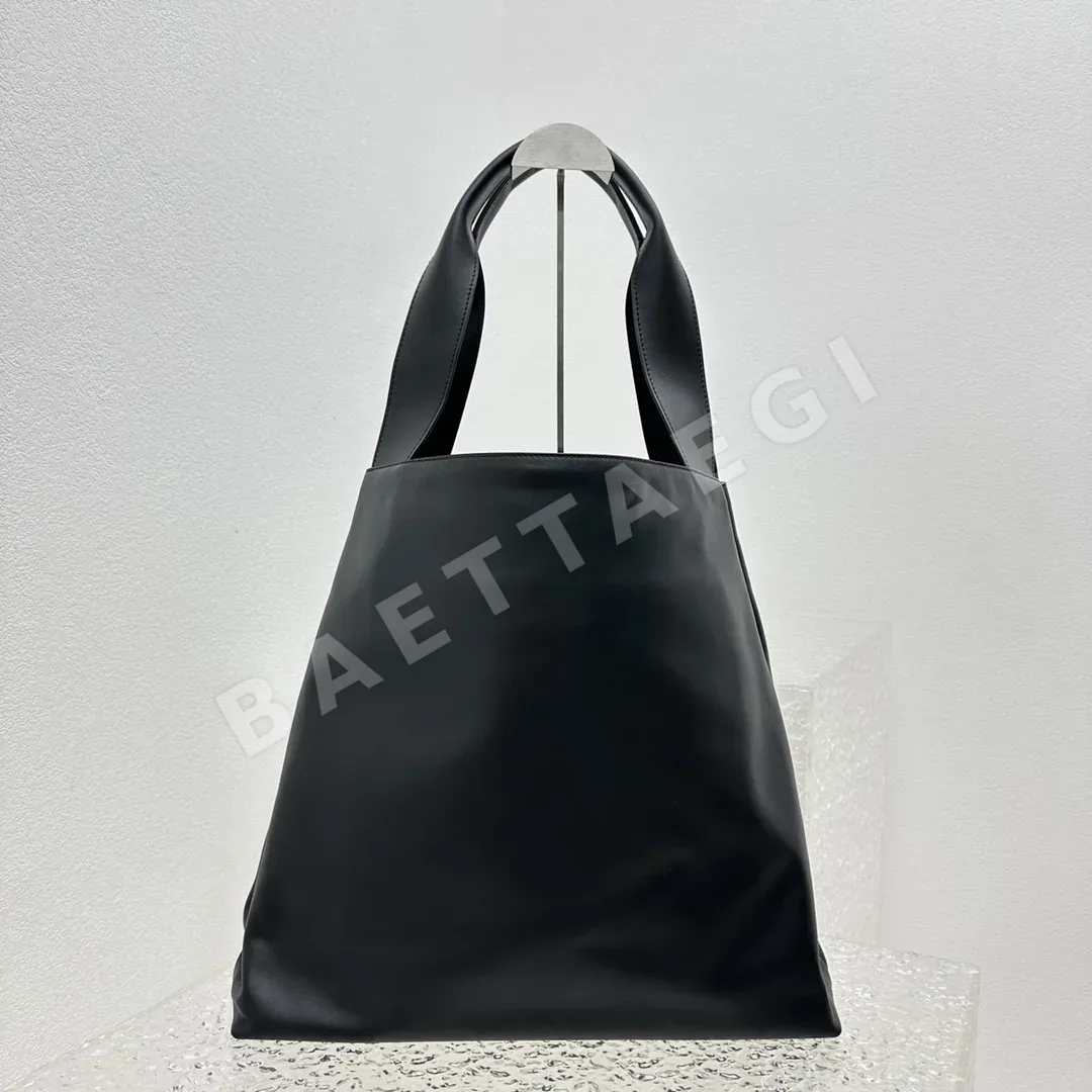 미우미우 데미지 가공 양가죽 호보 숄더백 상세 이미지 4