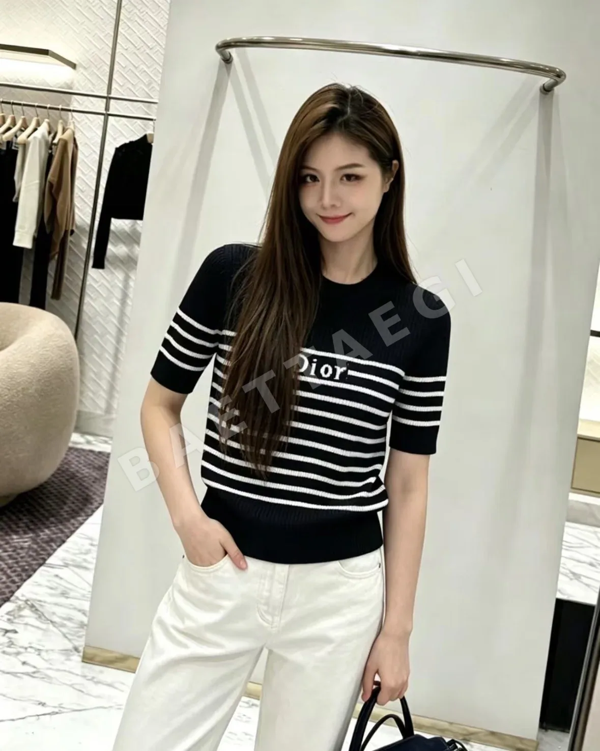 디올 스트라이프 자수 로고 니트 반팔 슬림핏 리브 니트탑 여성 여름 데일리 니트티 46458
