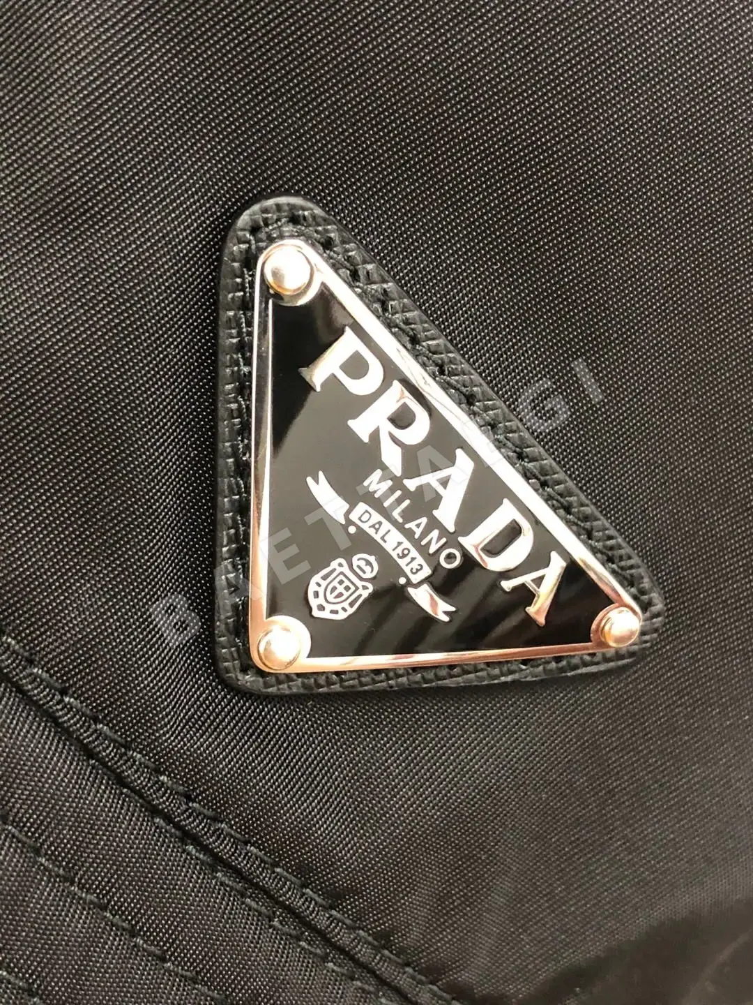 프라다 블랙 가죽 가방 상세 이미지 2