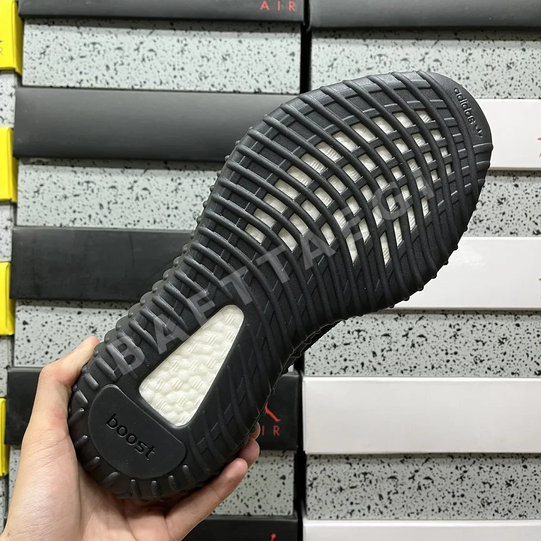 아디다스 [XQ] 이지 부스트 350 V2 GY7164 200796 Adidas Yeezy Boost 350 V2 Dazzling Blue 상세 이미지 4