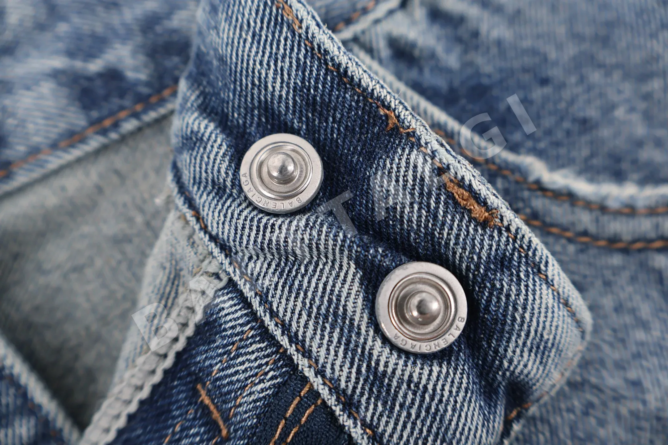 발렌시아가 접이식 데님 남성 반바지 상세 이미지 5