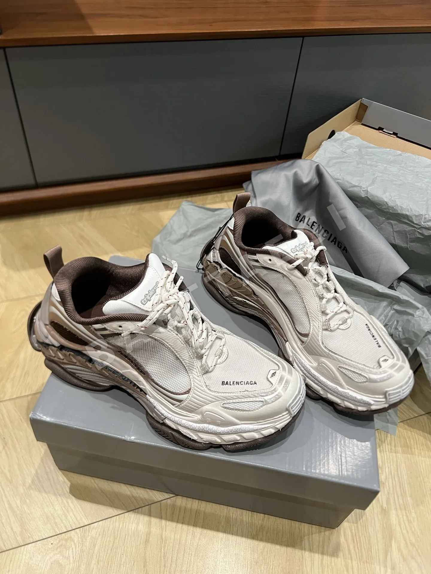 발렌시아가 신발 상세 이미지 3