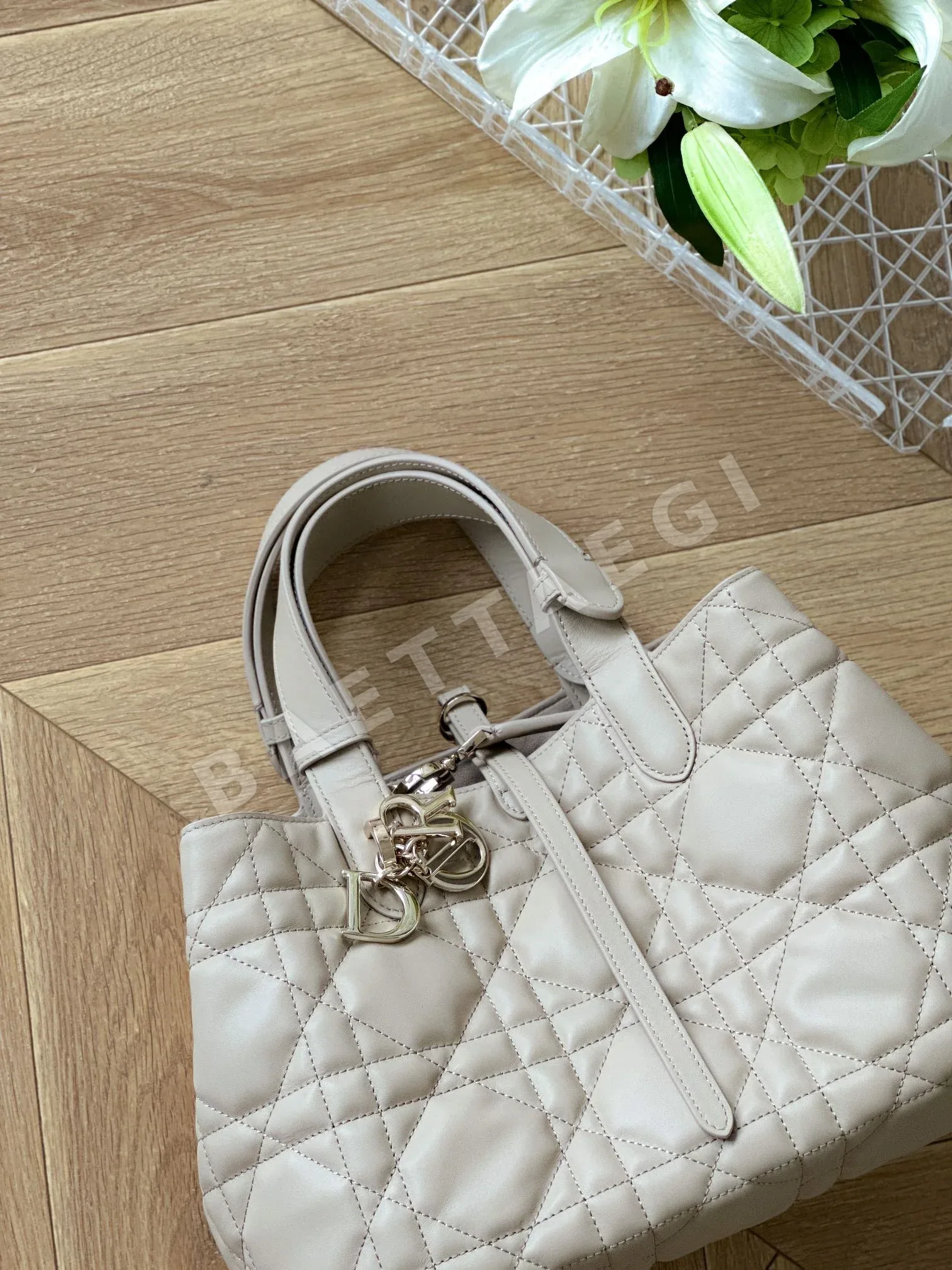 디올 카나주 패턴 토뤼 백 가방 상세 이미지 3