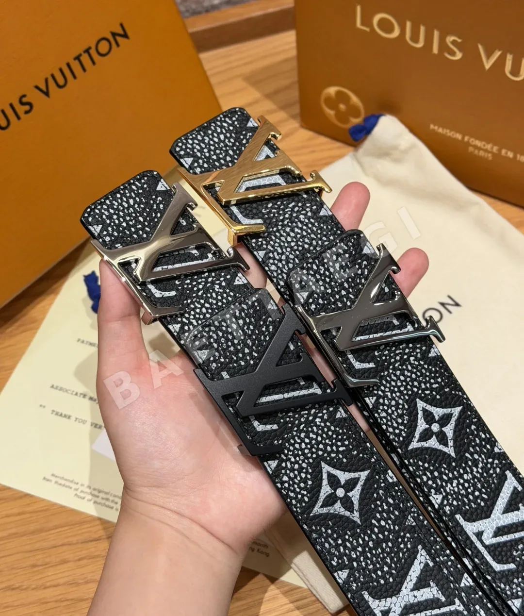 루이비통 LV 이니셜 40mm 리버시블 벨트 상세 이미지 4