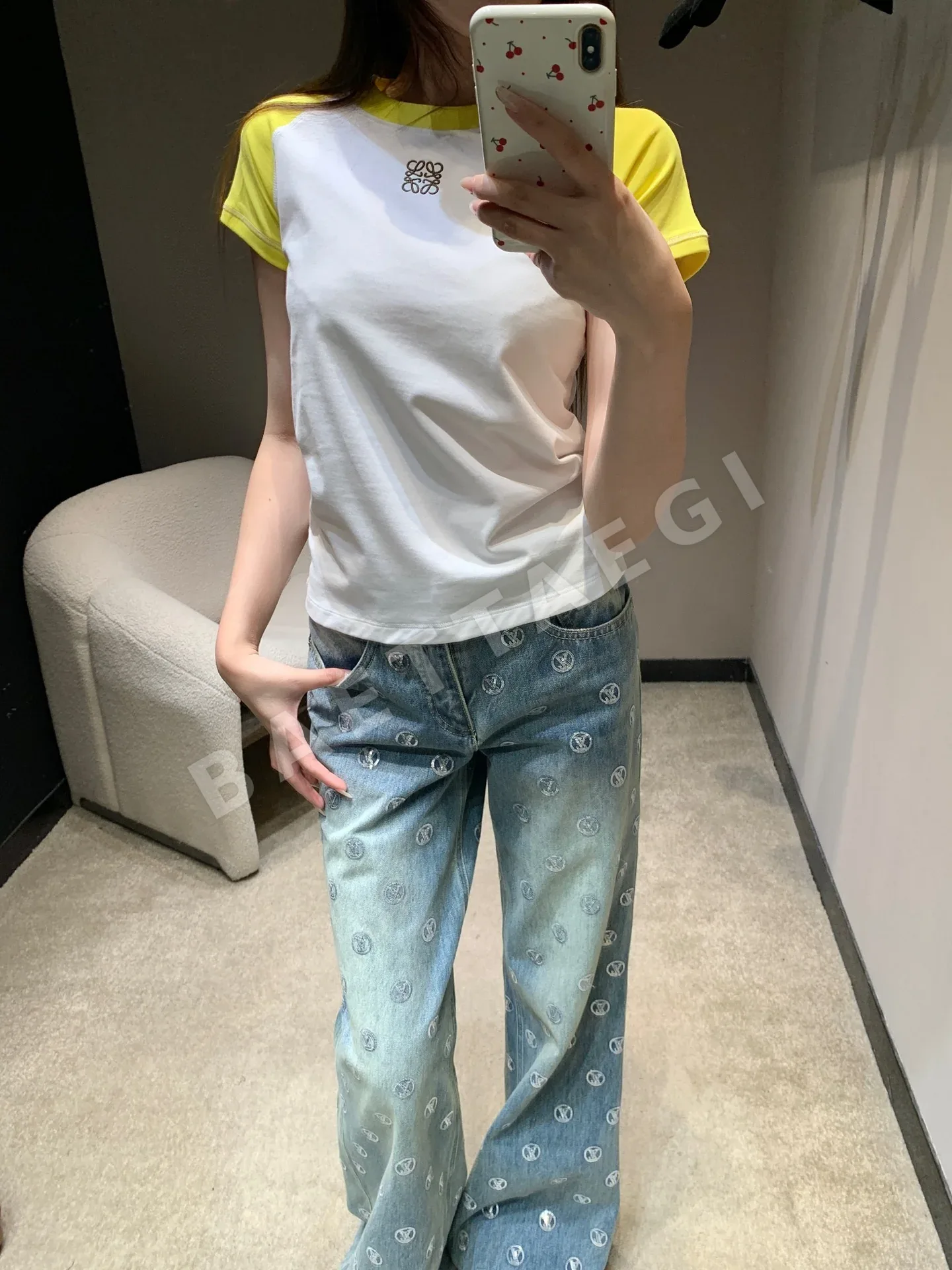 로에베 컬러 블록 자수 반팔 티셔츠 상세 이미지 2