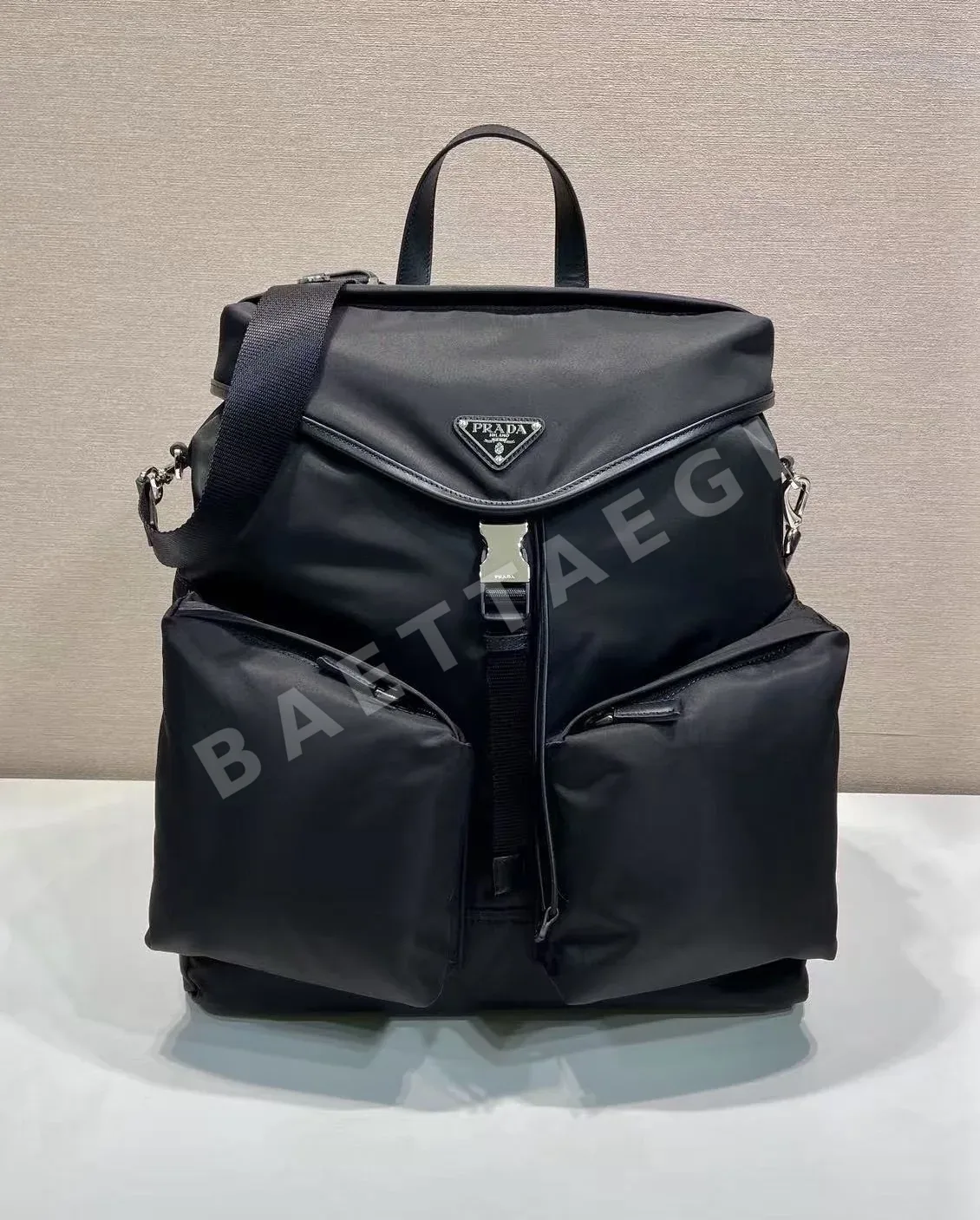 프라다 나일론 카프스킨 숄더백 2VZ108 A
