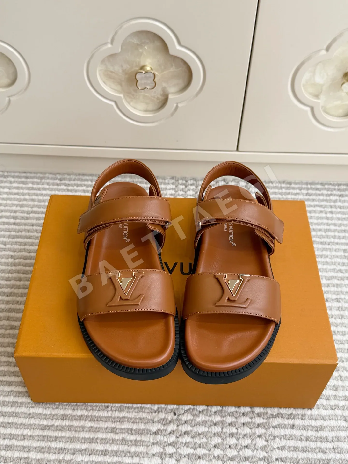 루이비통 벨크로 플랫폼 V버클 샌들 151515