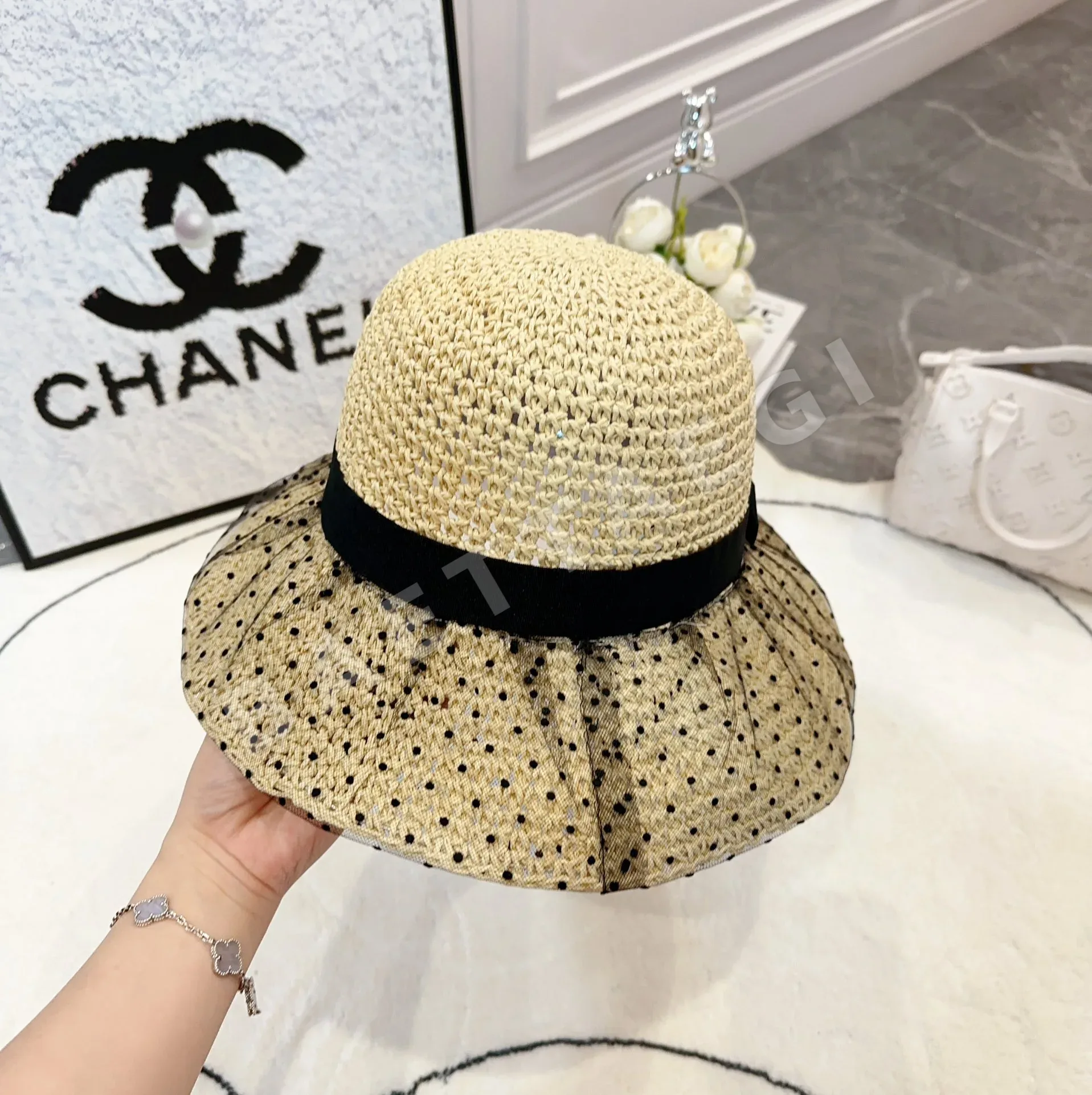 미우미우 모자 81104 Miu Miu Cap 상세 이미지 2