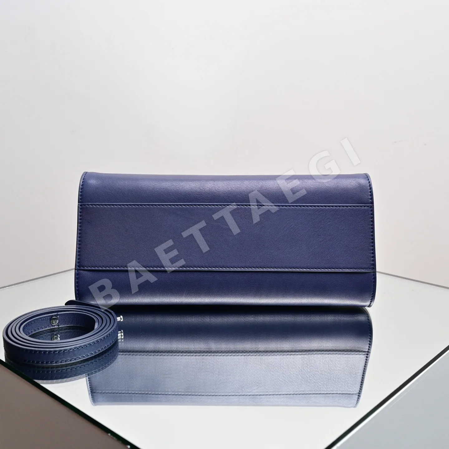 더로우 마르고 클러치백 상세 이미지 9
