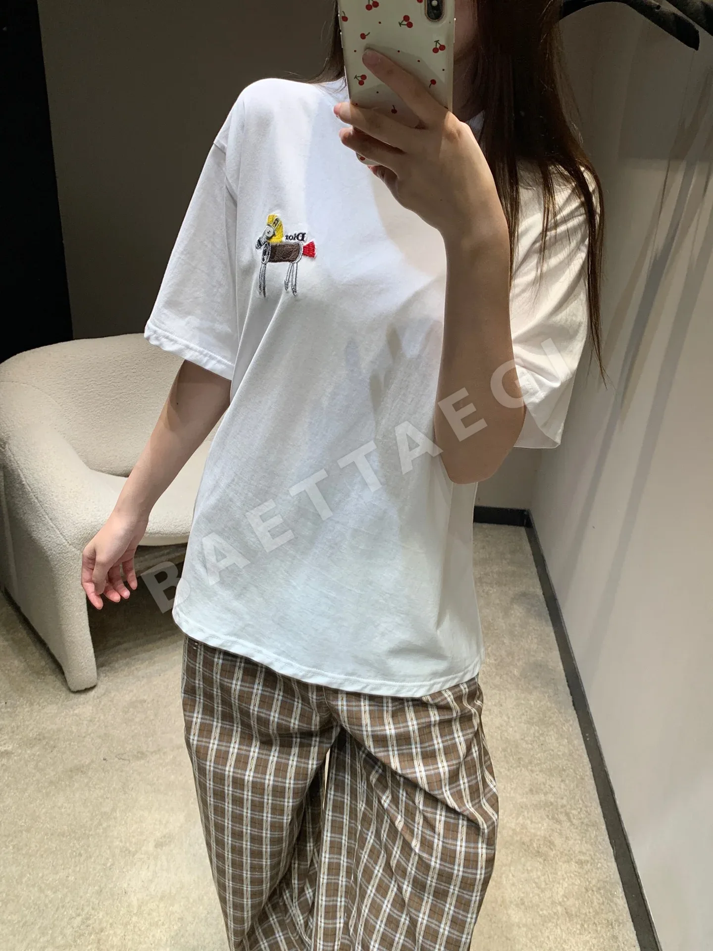 디올 포니 자수 오버사이즈 여성 반팔 티셔츠 상세 이미지 8