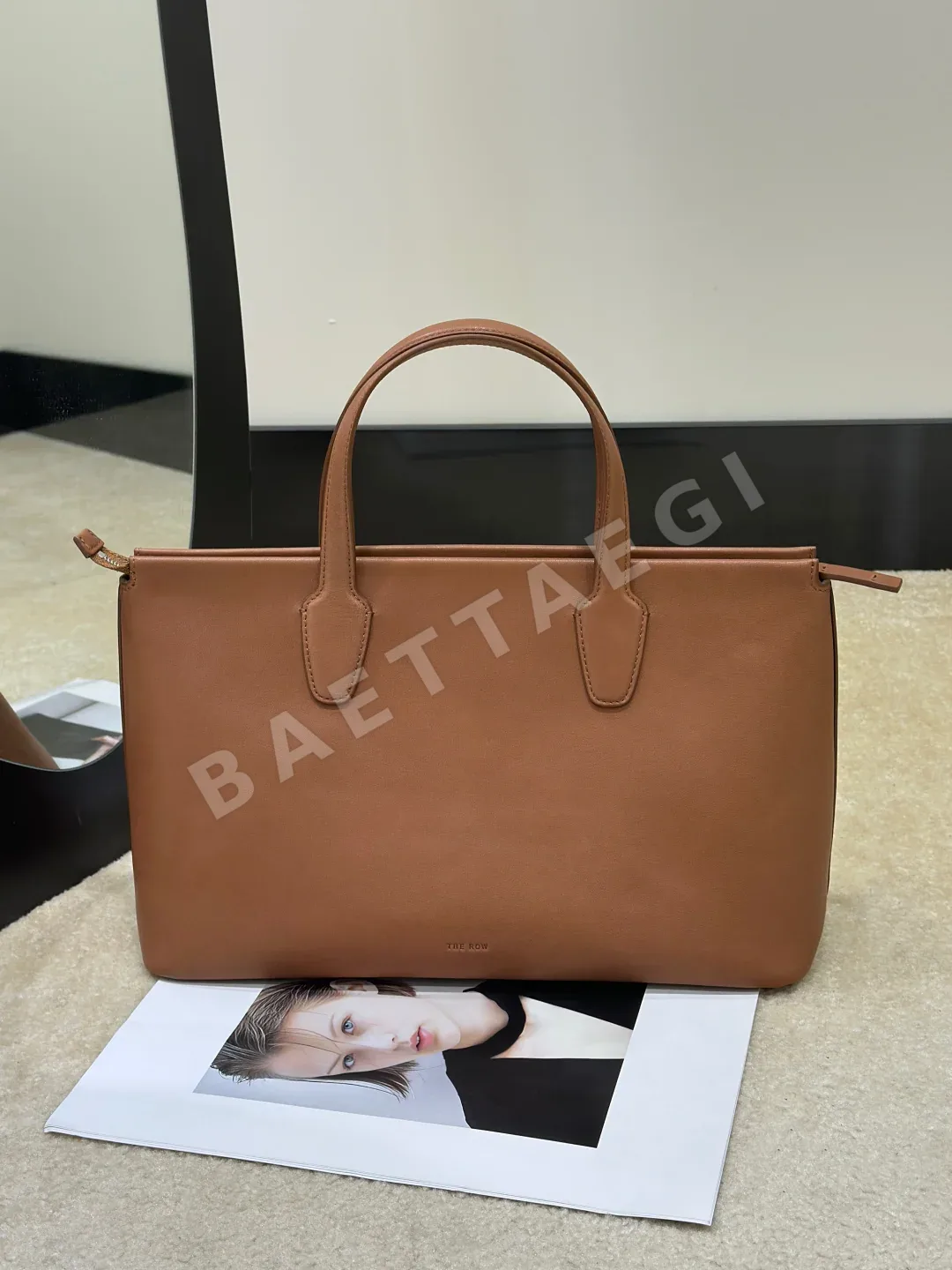 더로우 마르셀 새들 가죽 브리프케이스 가방 상세 이미지 2