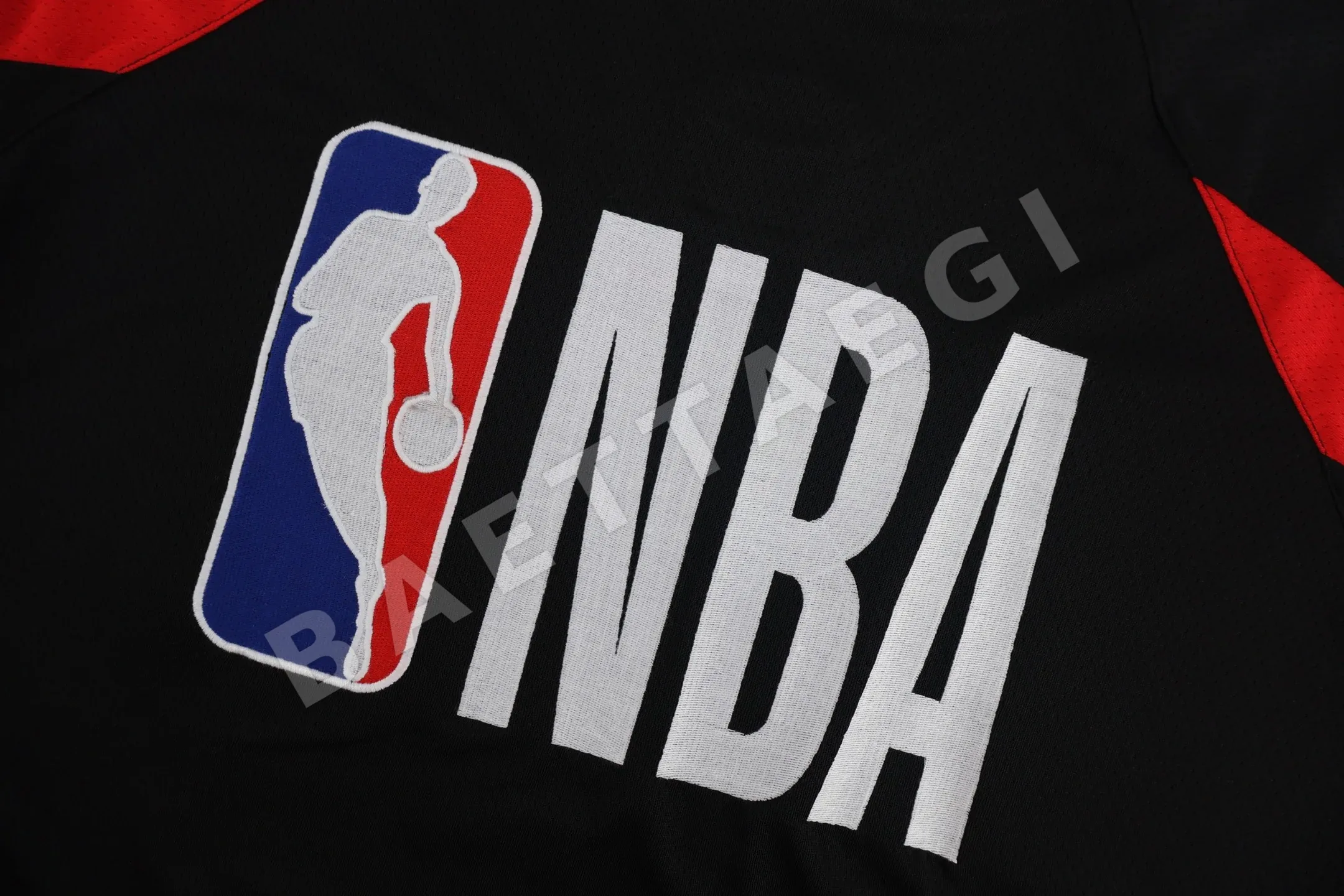 발렌시아가 NBA 콜라보 오버사이즈 컬러블록 반팔 티셔츠 상세 이미지 6