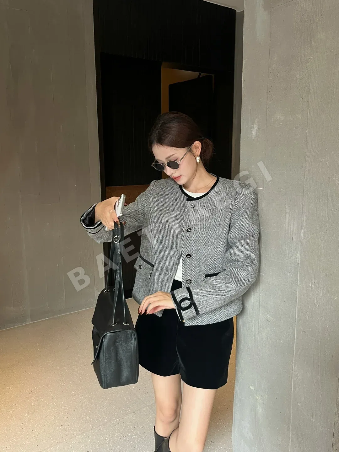 샤넬 더블 C 벨벳 트리밍 울 자켓 상세 이미지 3