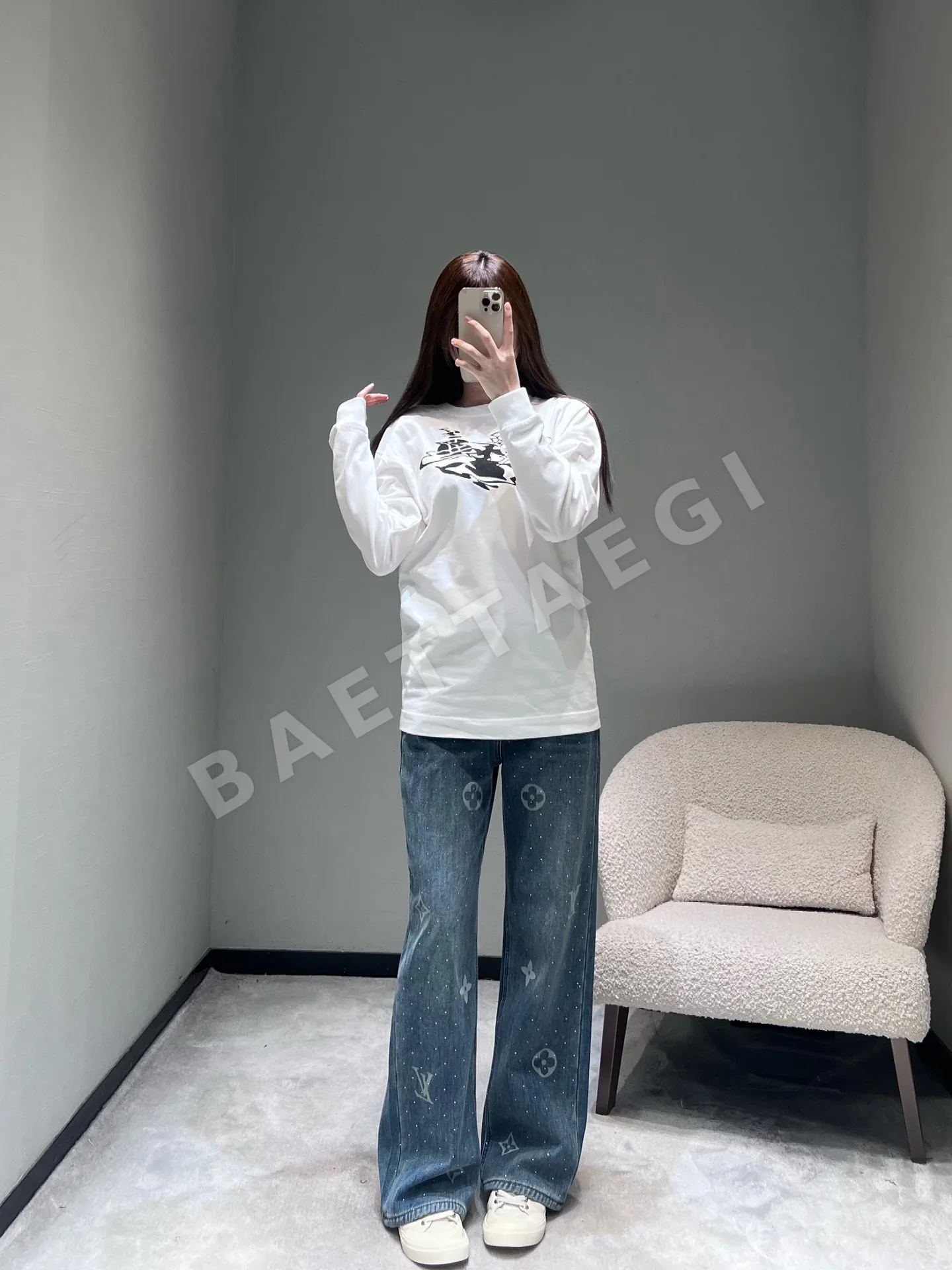 비비안웨스트우드 토성 프린트 여성 긴팔 티셔츠 상세 이미지 6