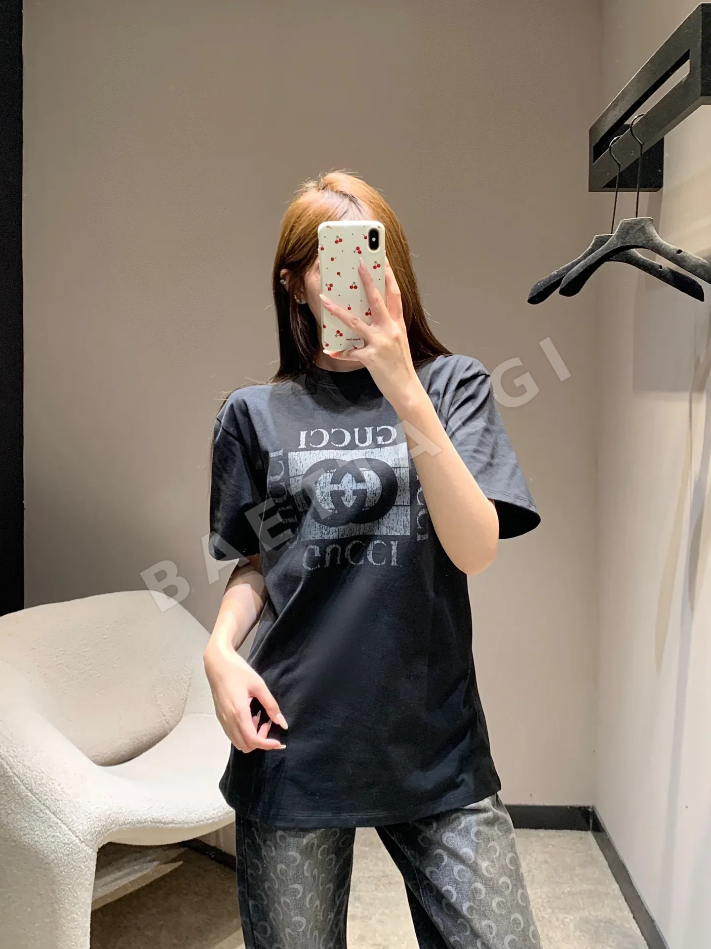 구찌 레터 스퀘어 프린트 크루넥 반팔 티셔츠 상세 이미지 9
