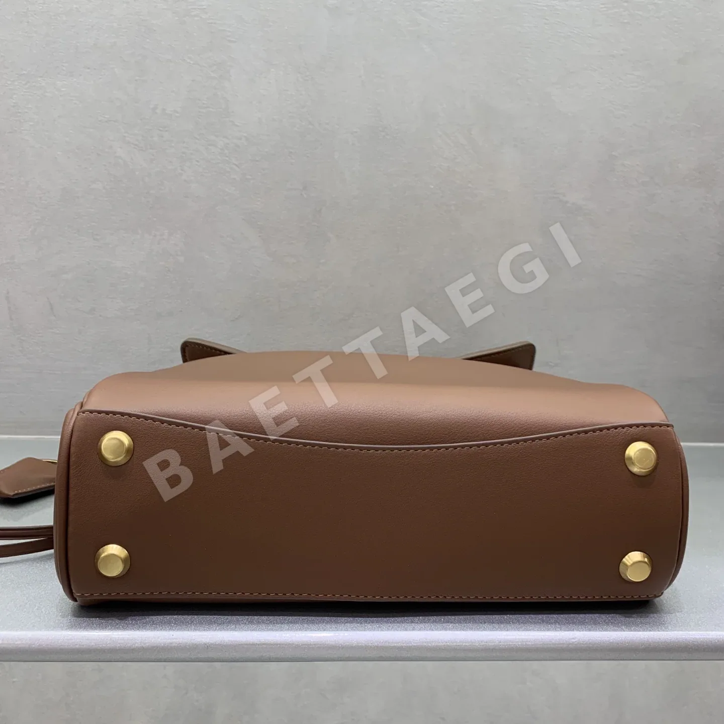 발렌시아가 로데오 스몰 가방 브라운 골드 버클 상세 이미지 4