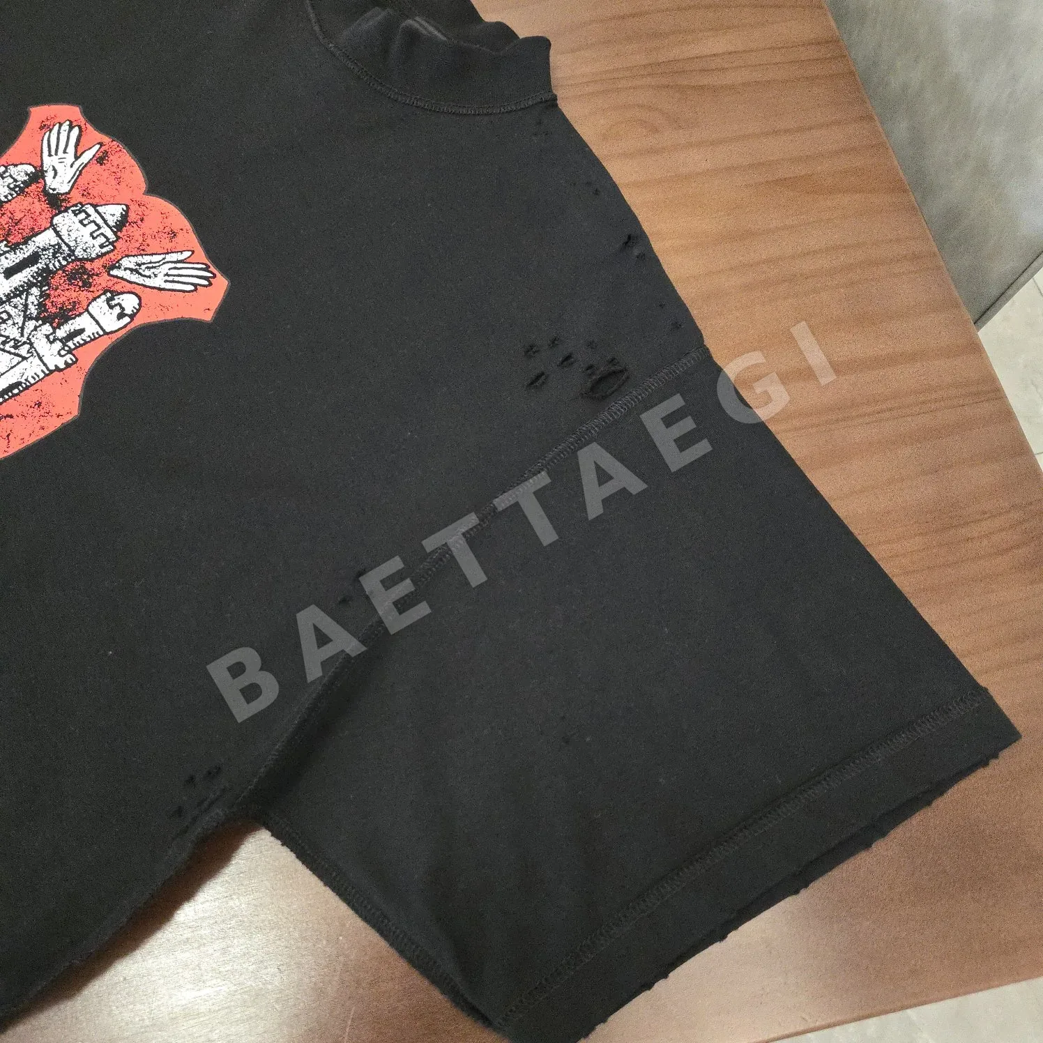발렌시아가 안트베르펜 프린트 코튼 반팔 티셔츠 상세 이미지 4