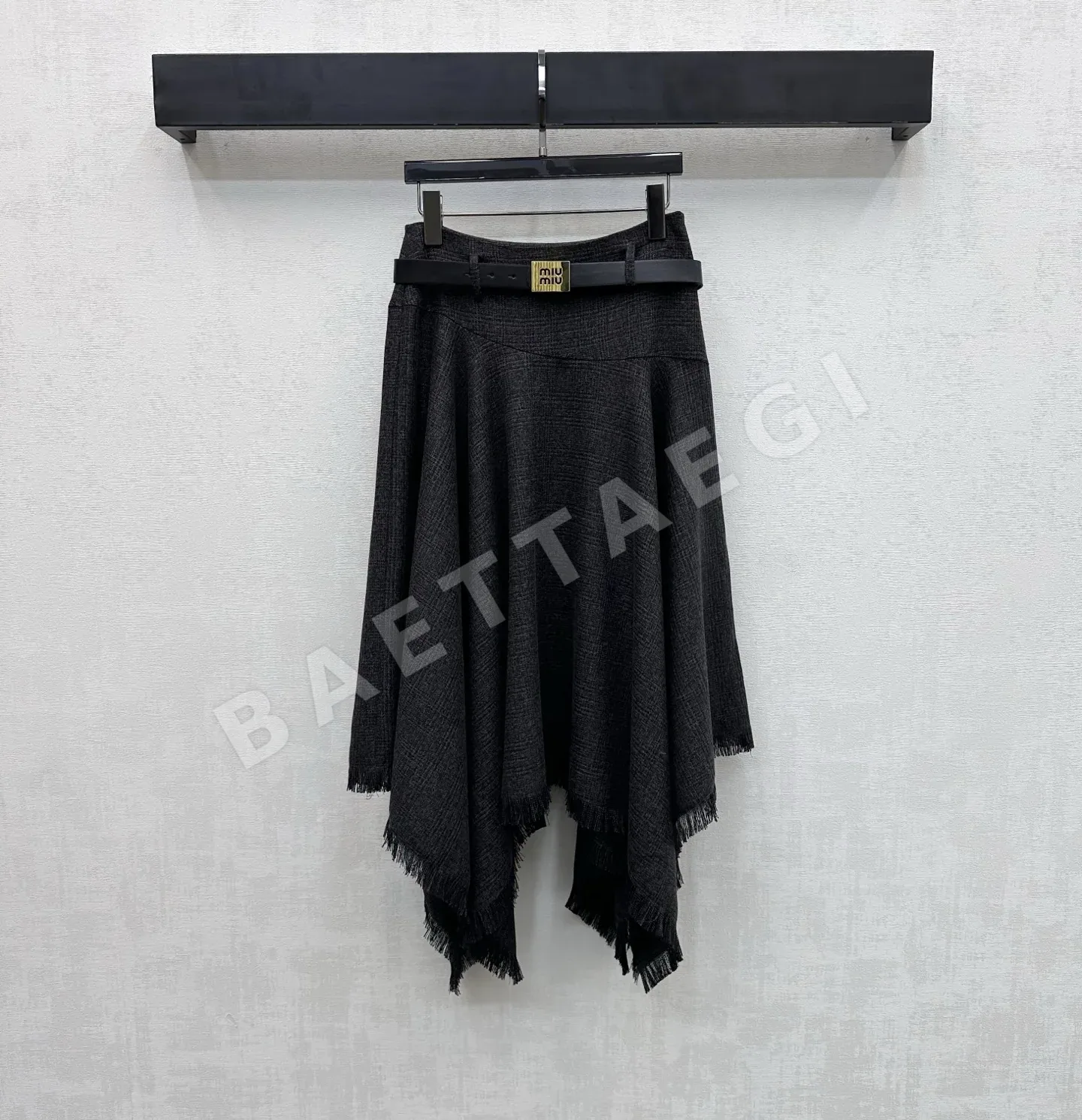 미우미우 벨트 프린지 미디 스커트 97322