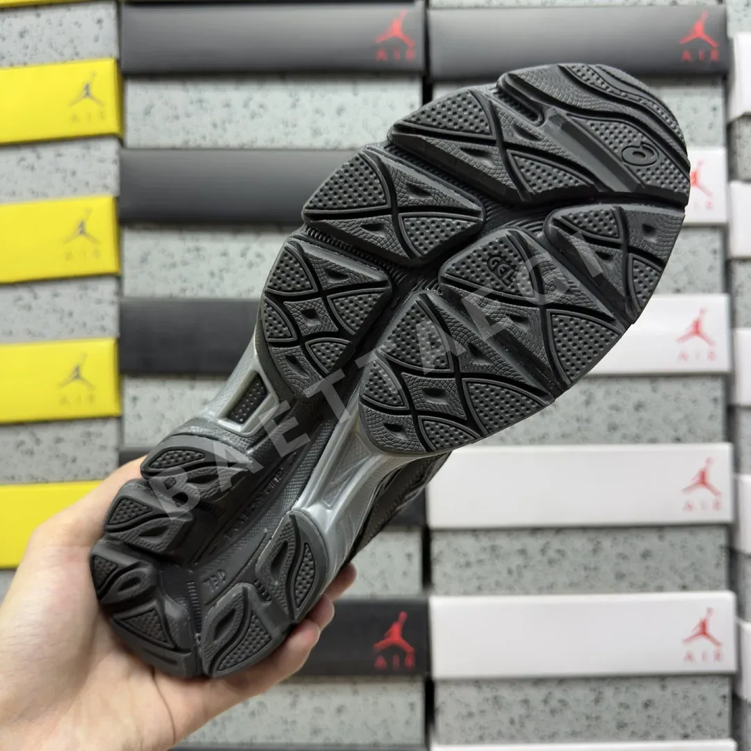 아식스 [M] 젤 NYC RGD 1203A735-001 200513 Asics Gel-NYC RGD Black Graphite Grey 상세 이미지 6
