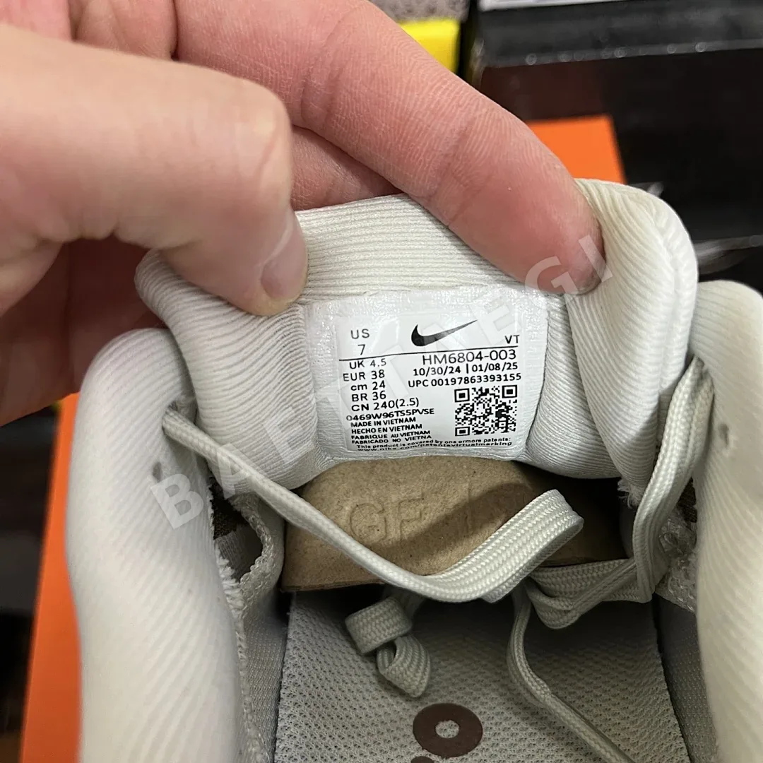 나이키 줌 보메로 18 HM6804-003 201107 Nike Zoom Vomero 18 상세 이미지 8
