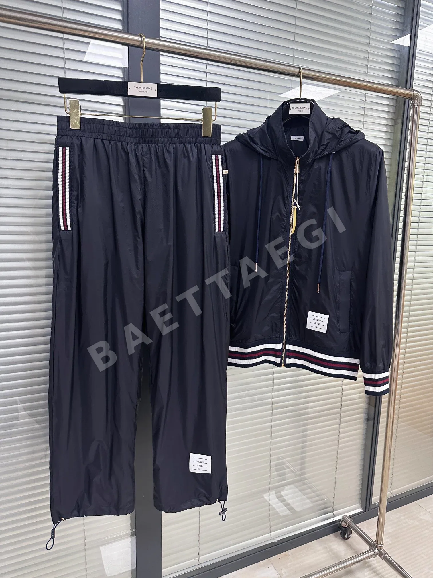 톰브라운 체크 나일론 리브 남성 바지 상세 이미지 2