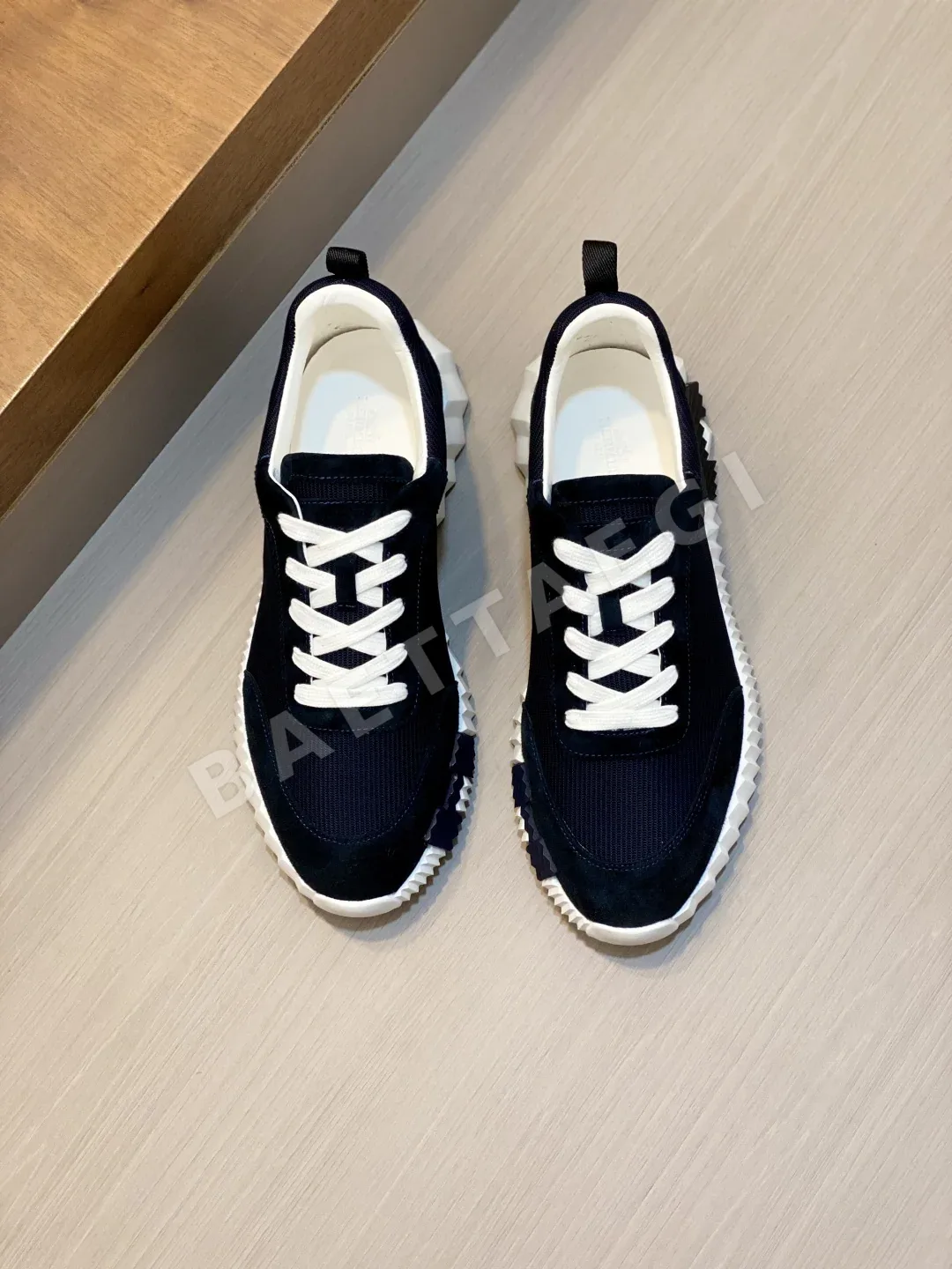 에르메스 바운싱 스니커즈 블랙 가죽 대비 패턴 인레이 168027