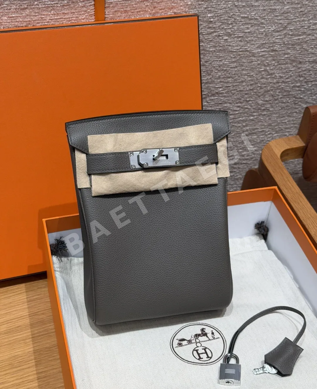 에르메스 토고 가죽 가슴 포켓 백팩 상세 이미지 1
