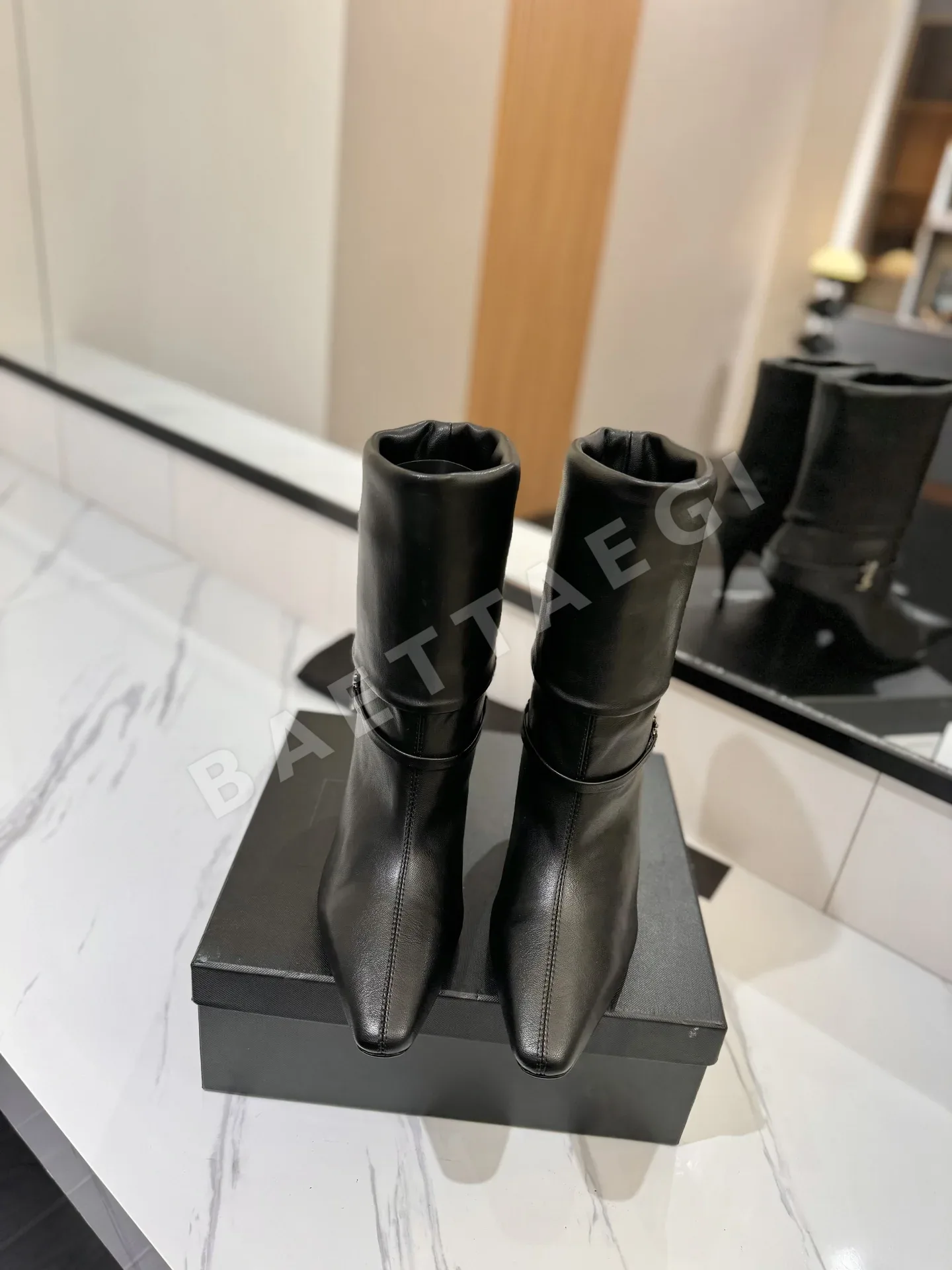 생로랑 YSL 앵클 부츠 9439 상세 이미지 3