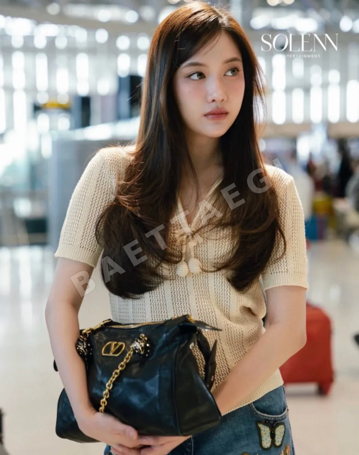 발렌티노 크리미 살구색 폼폼 장식 여성 반팔 스웨터 114665