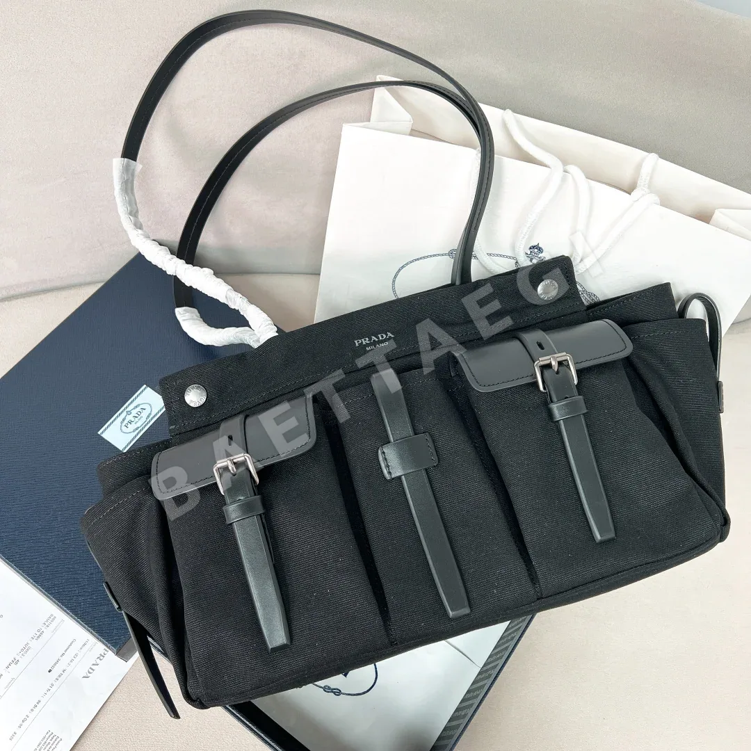 프라다 루트 레트로 라지 토트백 1BG644 127917