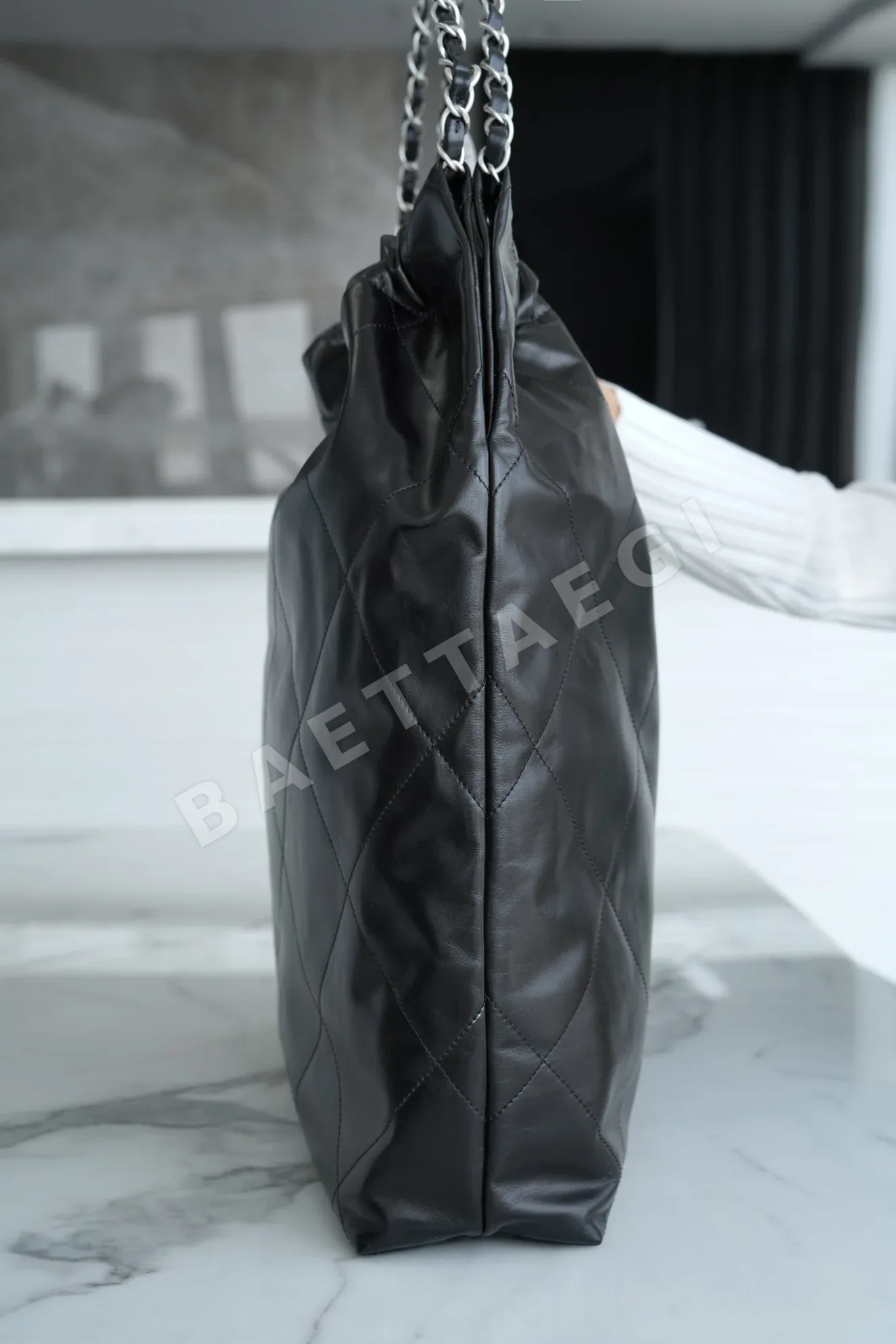 샤넬 22백 라지 핸드백 상세 이미지 7