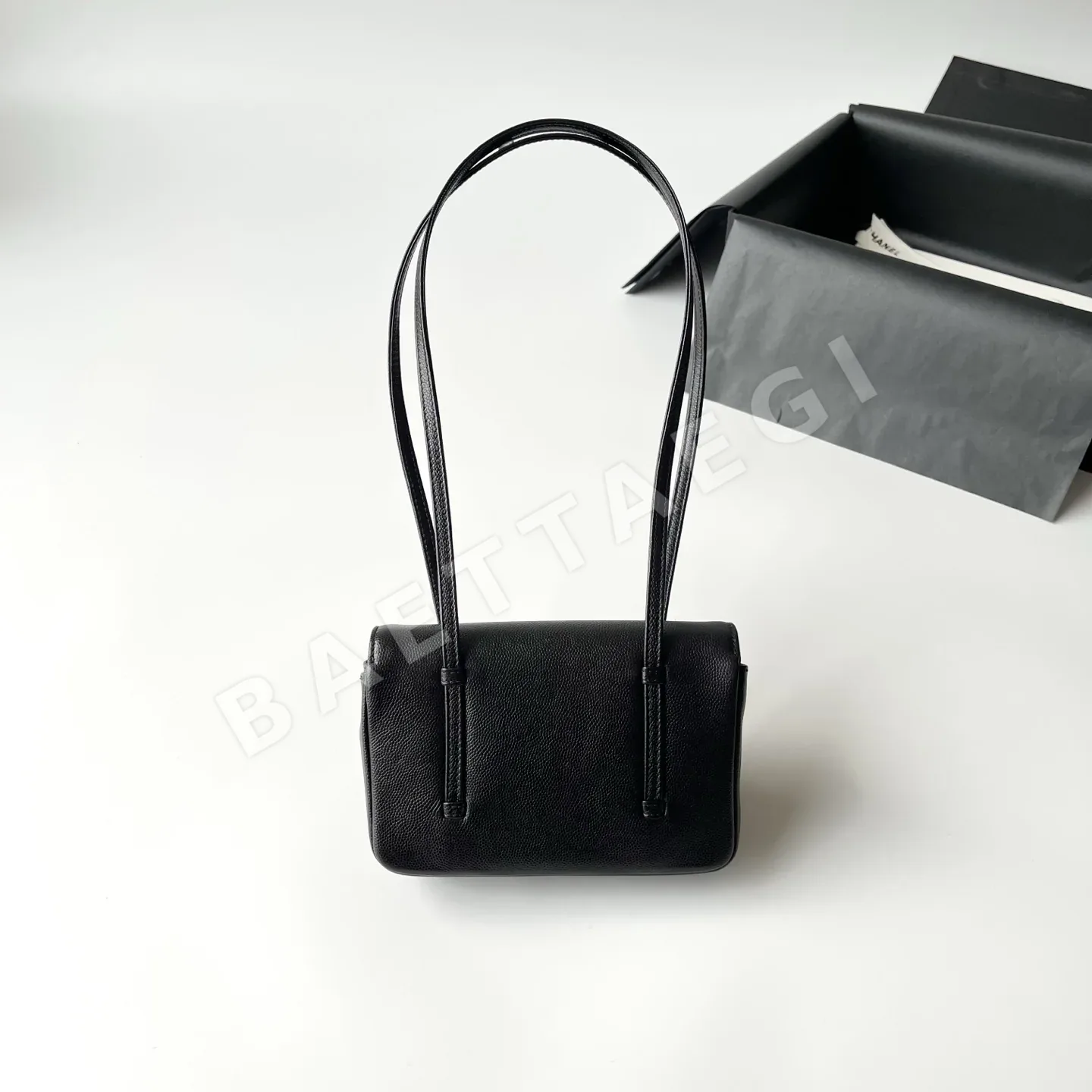샤넬 캐비어 소가죽 미니 핸드백 상세 이미지 2