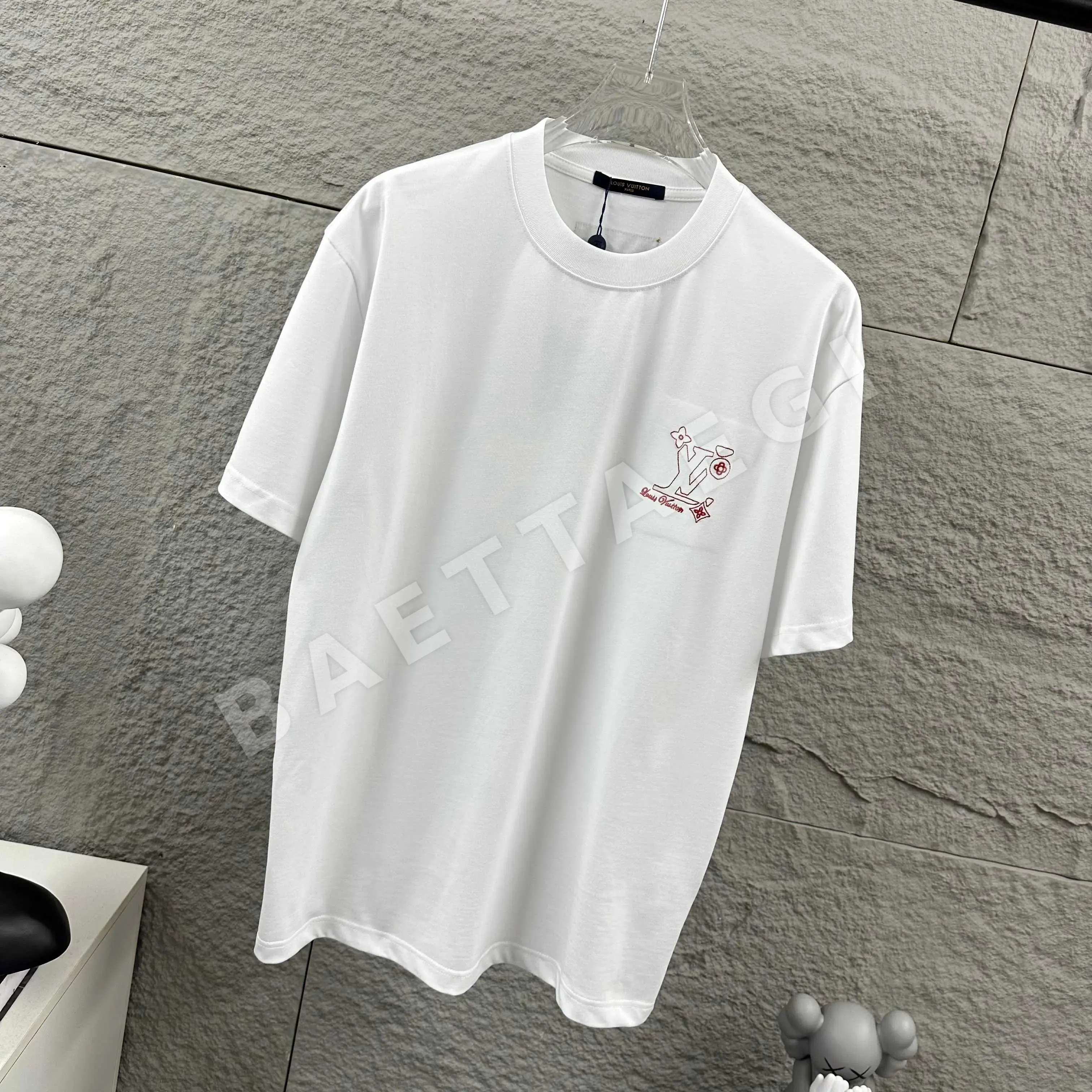 루이비통 대형 LV 레터 자수 반팔 티셔츠 남녀공용 상세 이미지 3