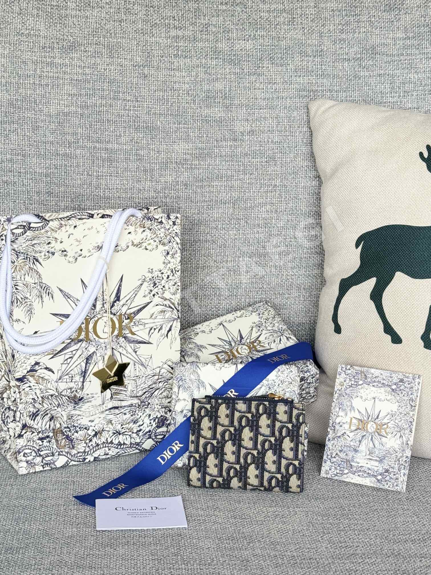 디올 지갑 상세 이미지 2