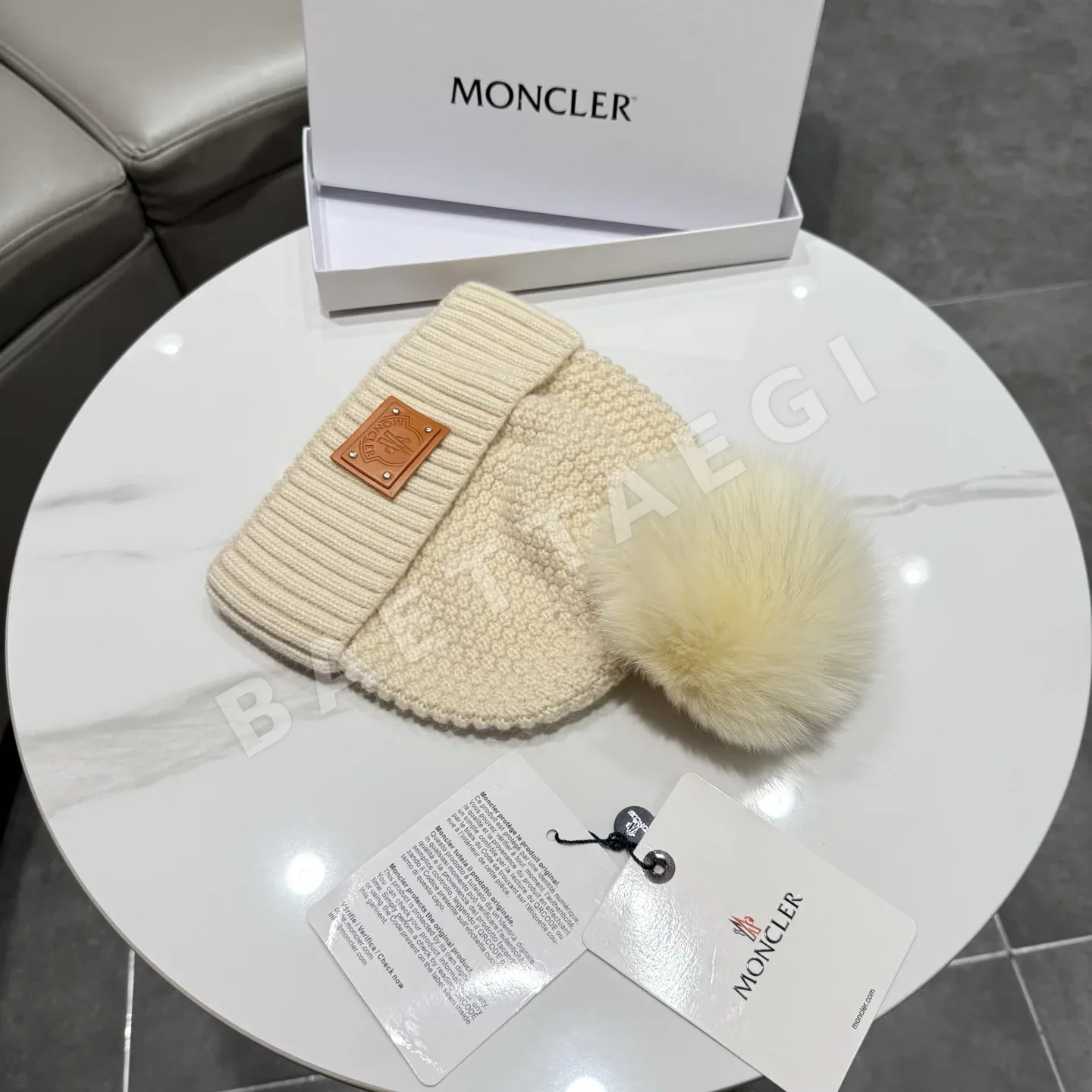 몽클레르 폼폼 울 모자 상세 이미지 8