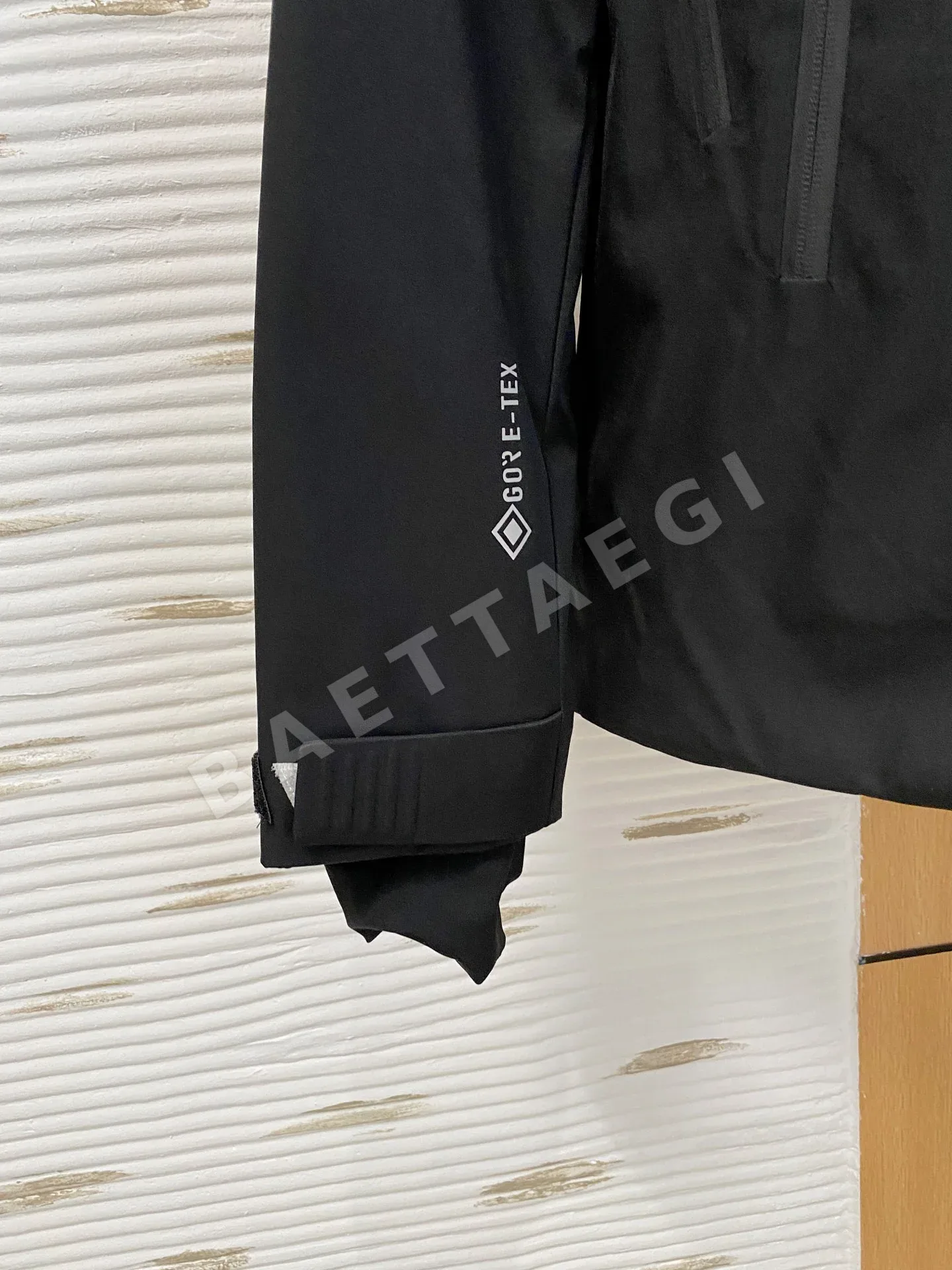 몽클레르 발름혼 패딩 점퍼 상세 이미지 6