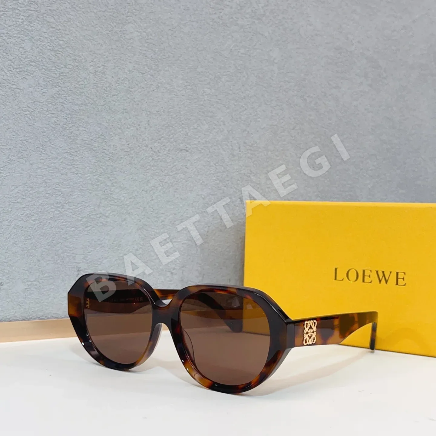 로에베 LW50104 I 선글라스 상세 이미지 4