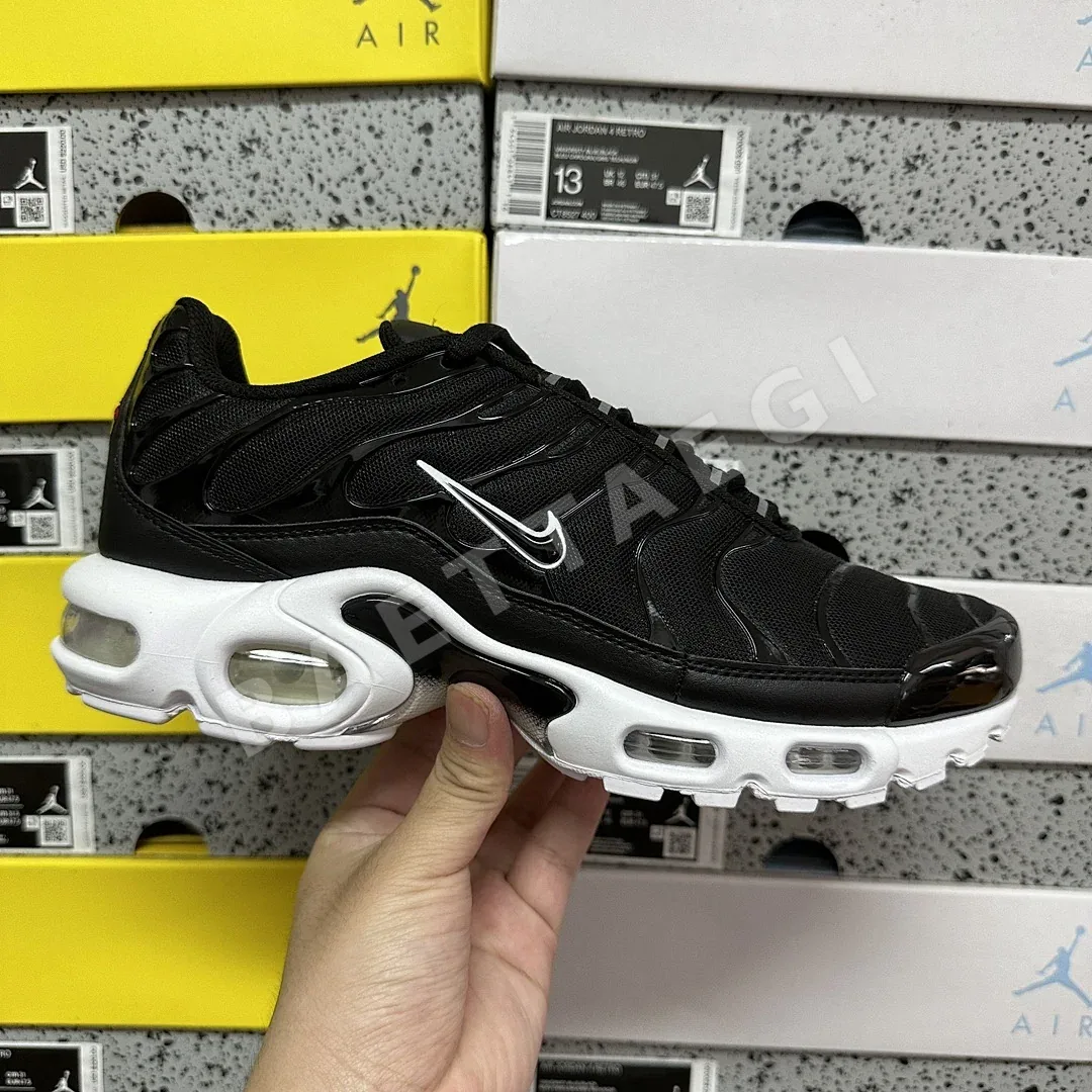 나이키 [DF] 에어 맥스 플러스 DM2362-001 201065 Nike Air Max Plus Black White 상세 이미지 7