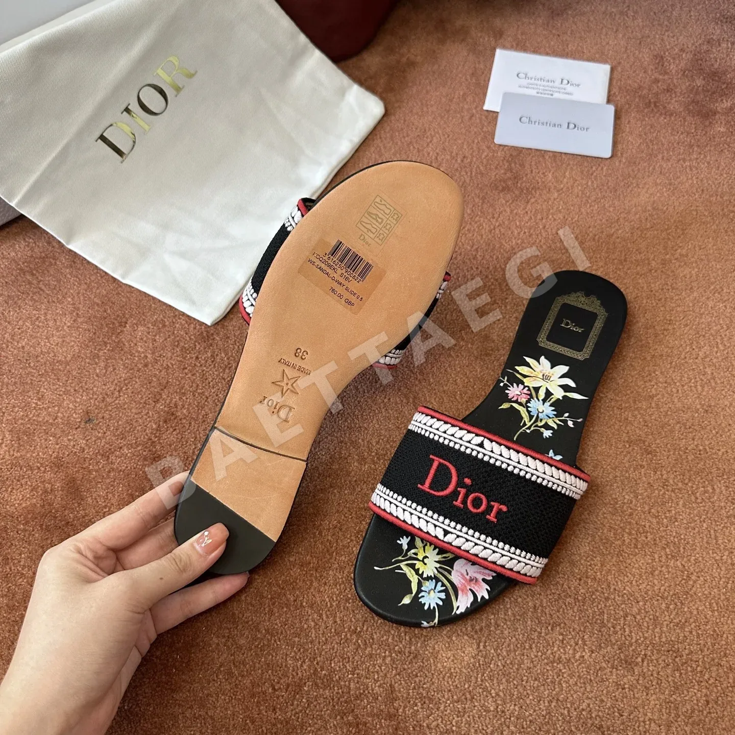 디올 샌들 캔버스 로고 자수 상세 이미지 5