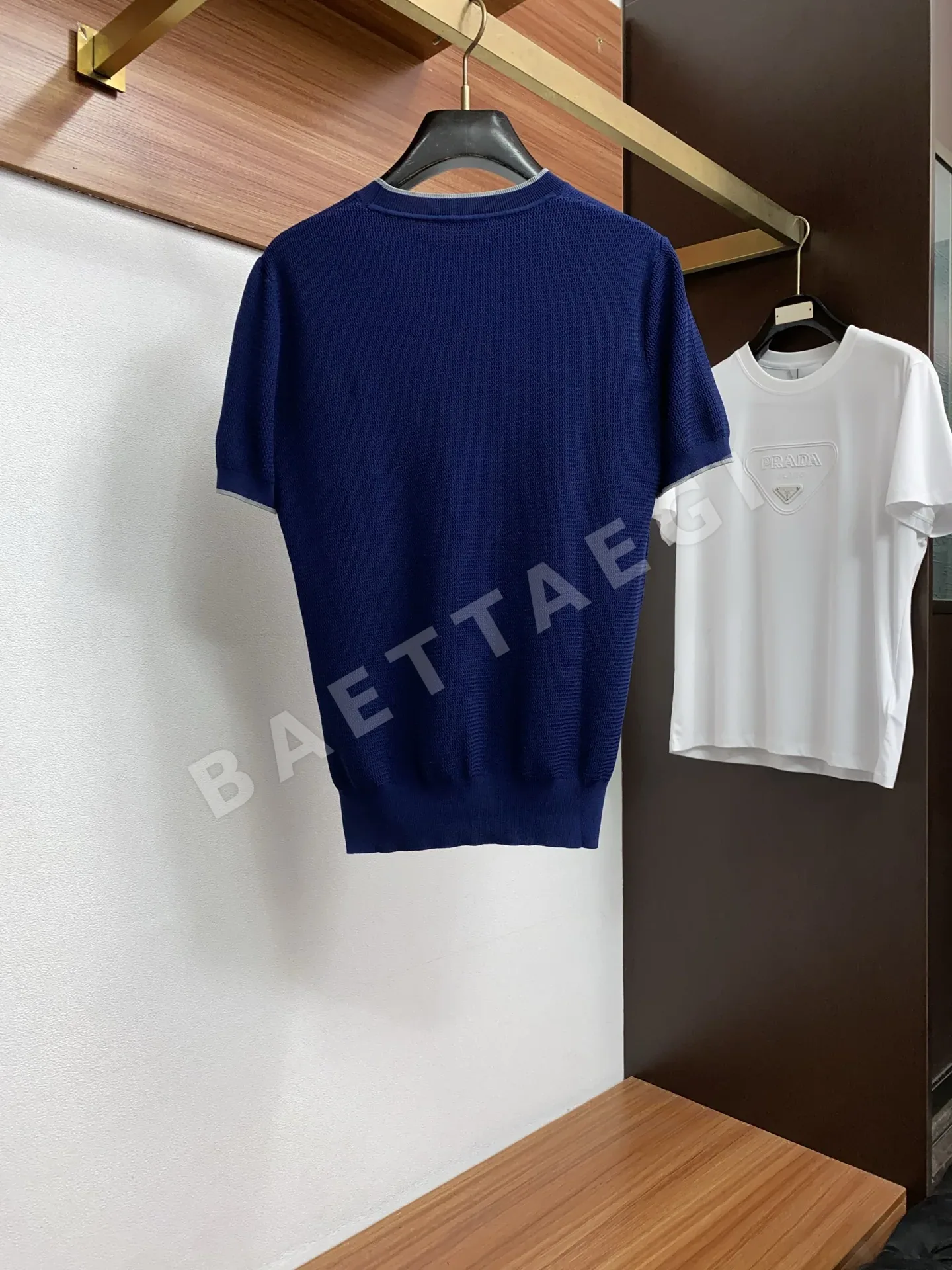 프라다 남성 심플 크루넥 반팔 티셔츠 상세 이미지 10
