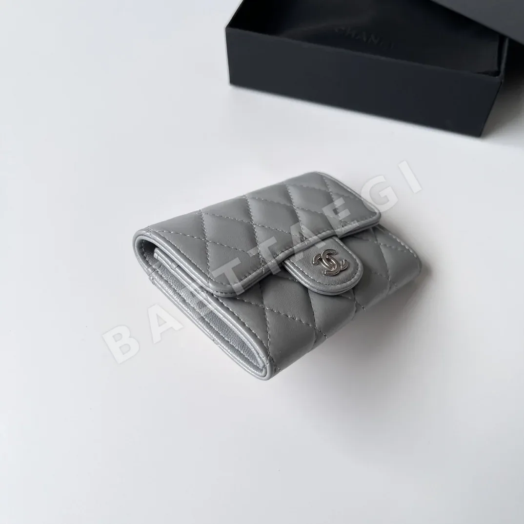 샤넬 메탈릭 실버 플립 카드 홀더 지갑 상세 이미지 3