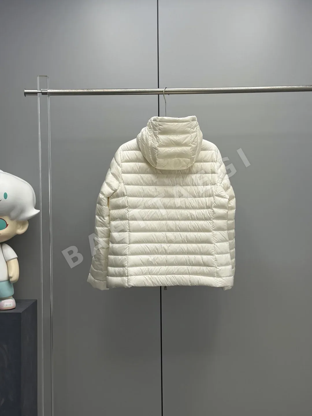 몽클레르 여성 리브 후드 숏 패딩 재킷 상세 이미지 9