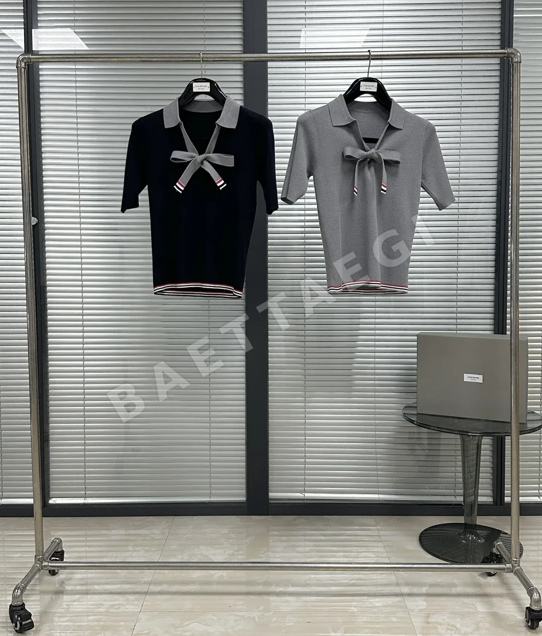 톰브라운 리브 니트 허리 타이 장식 반팔 폴로셔츠 126347